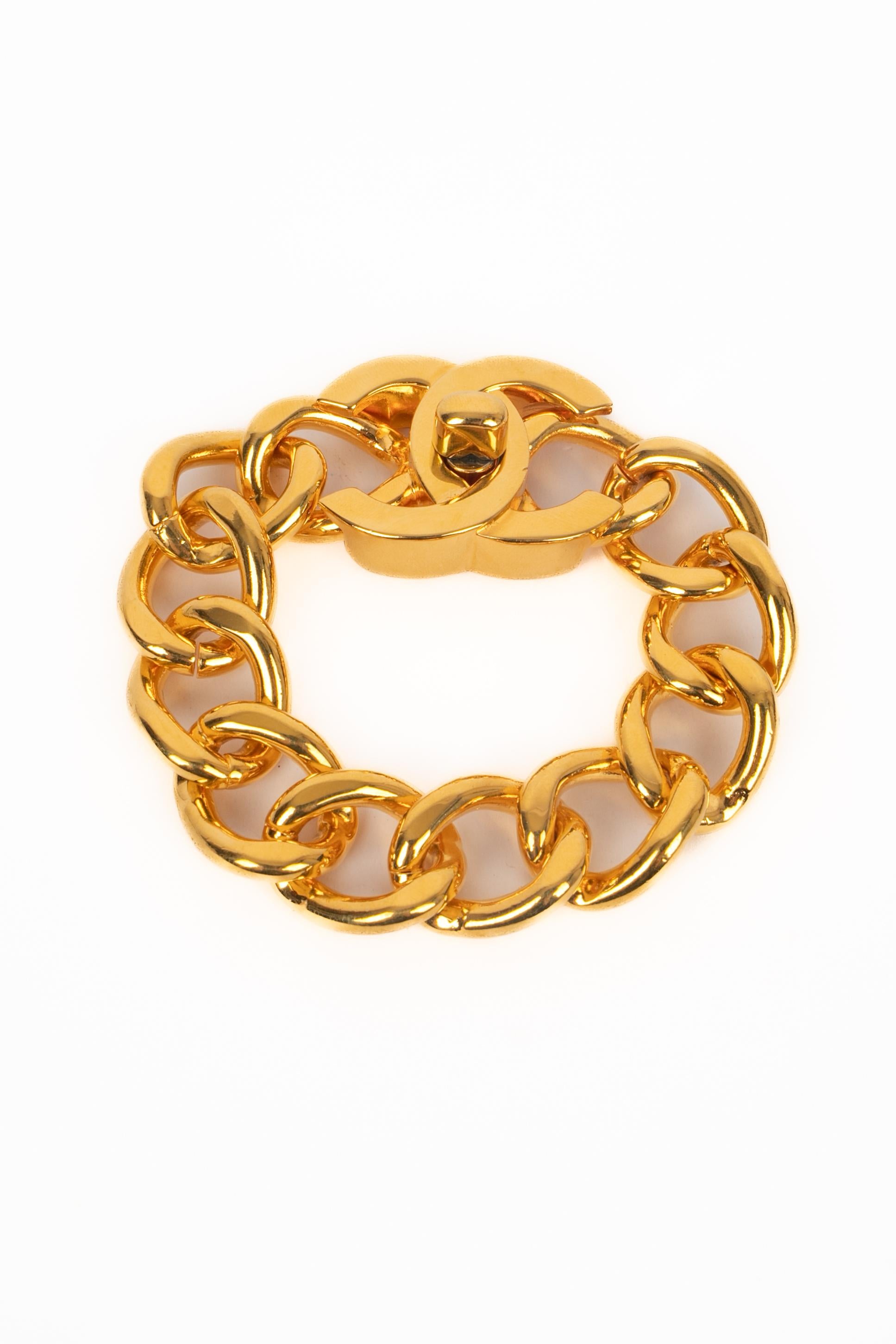 Bracciale Chanel turnlock A. Winter 1995 In condizioni ottime in vendita a SAINT-OUEN-SUR-SEINE, FR