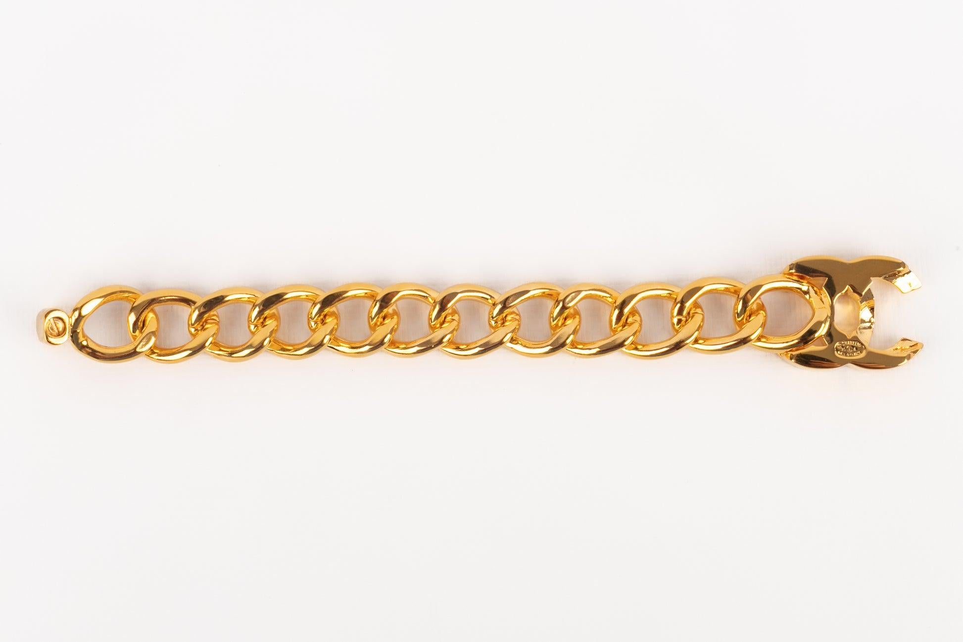 Chanel Turnlock Bracelet with Large Links and Turnlock Fastener, 1995 In Excellent Condition In SAINT-OUEN-SUR-SEINE, FR