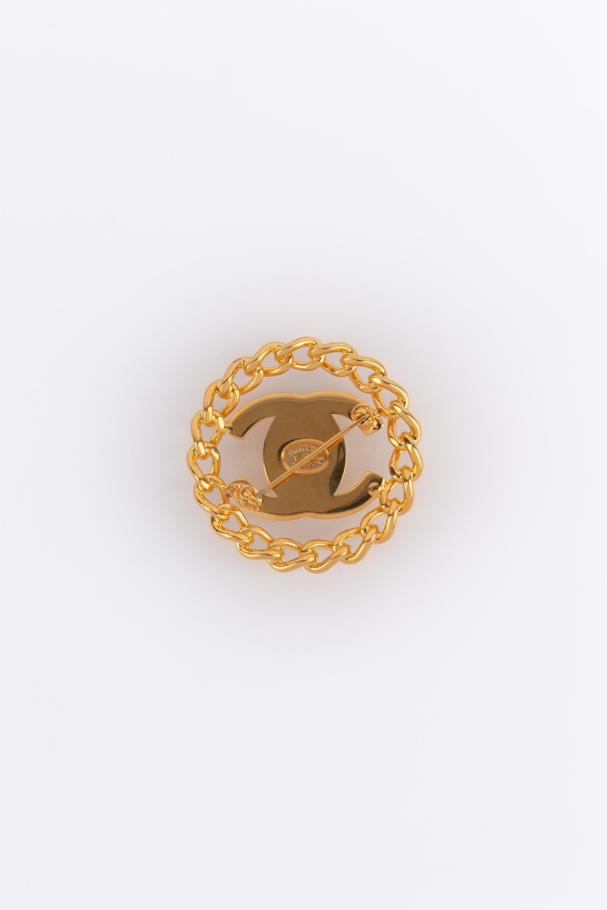 Women's Chanel turnlock brooch For Sale
