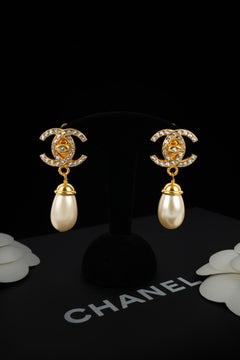 Chanel turnlock earrings 1996