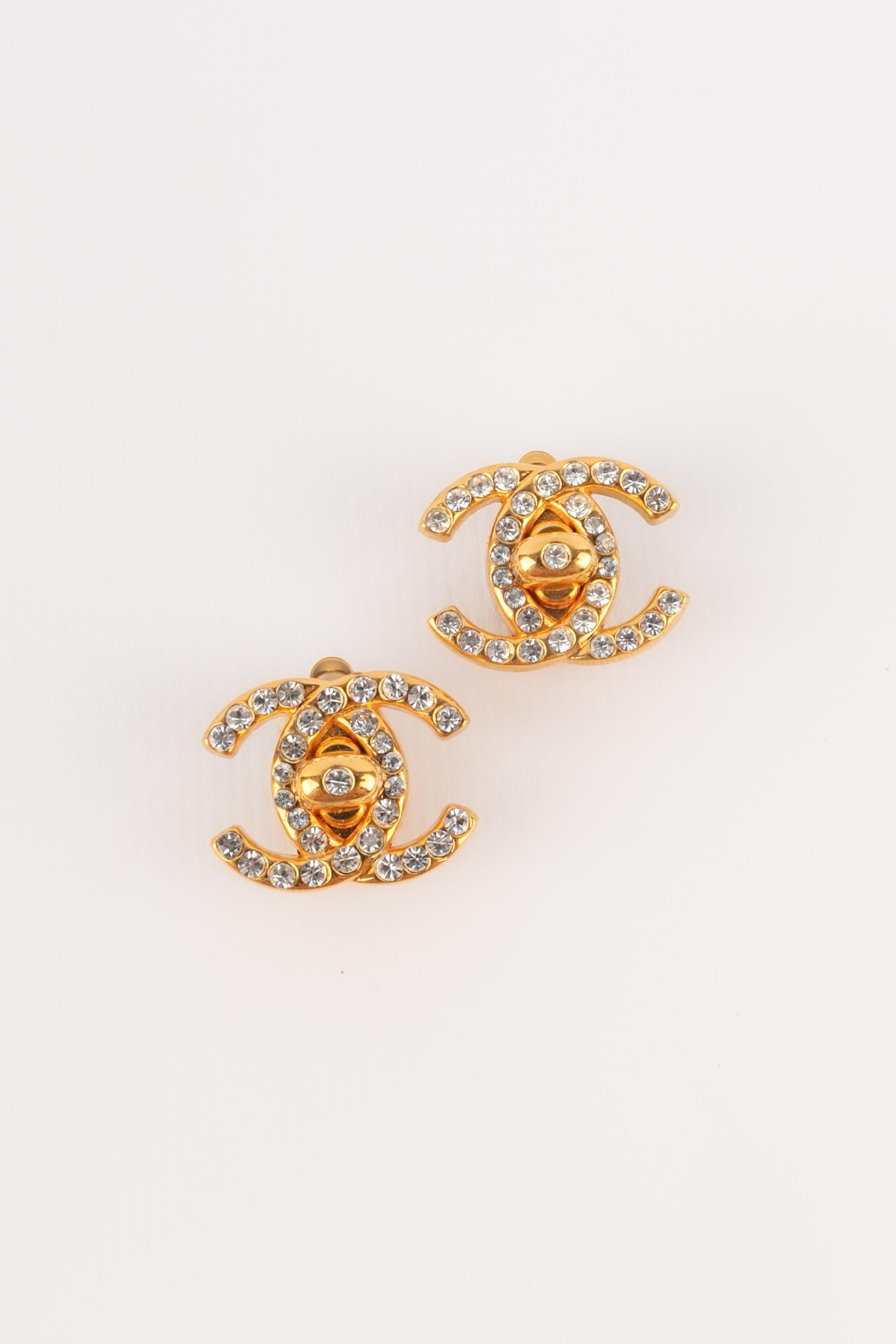 Women's Chanel turnlock earrings
