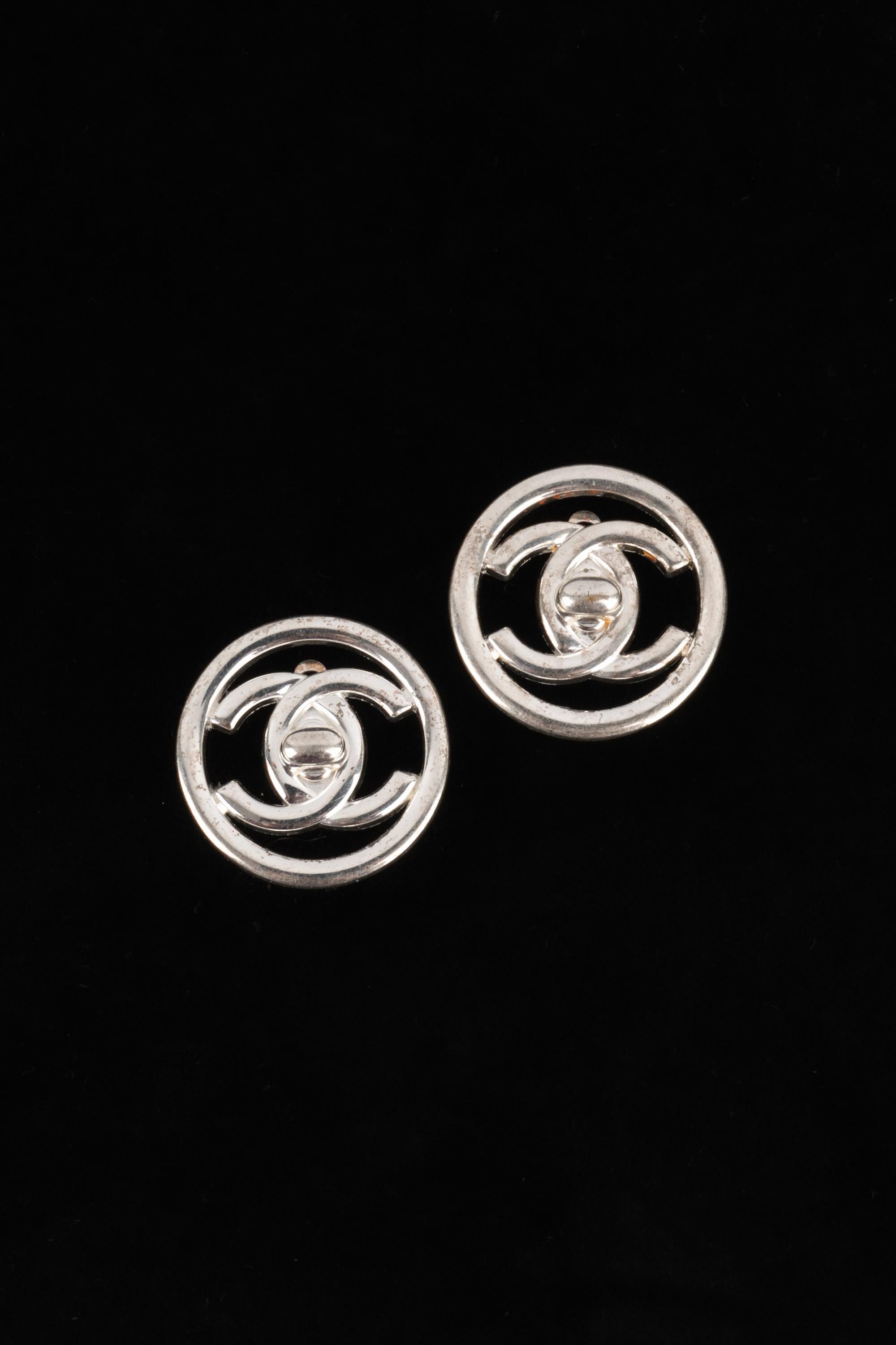 Women's Chanel turnlock earrings For Sale