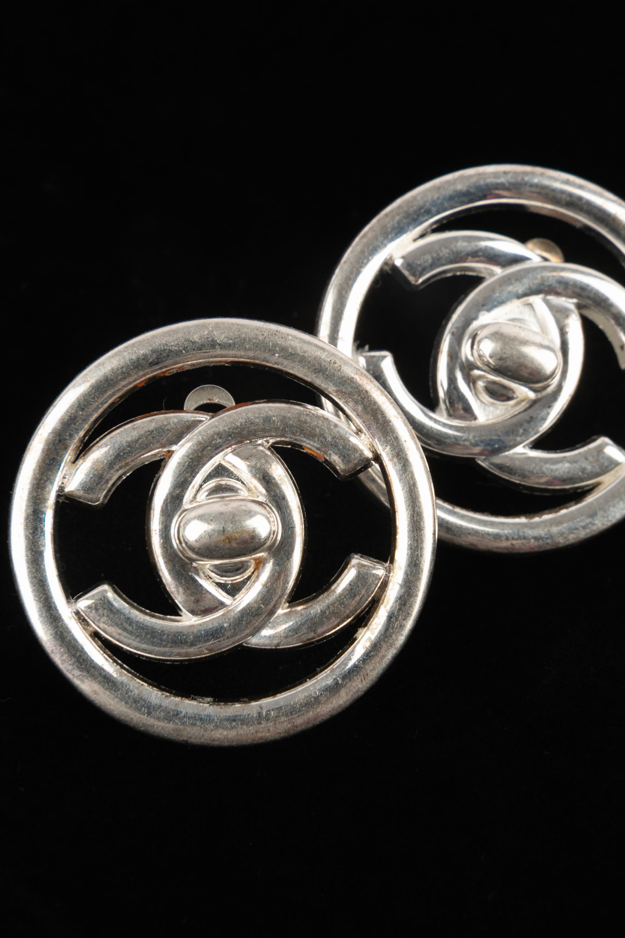 Chanel turnlock earrings For Sale 4