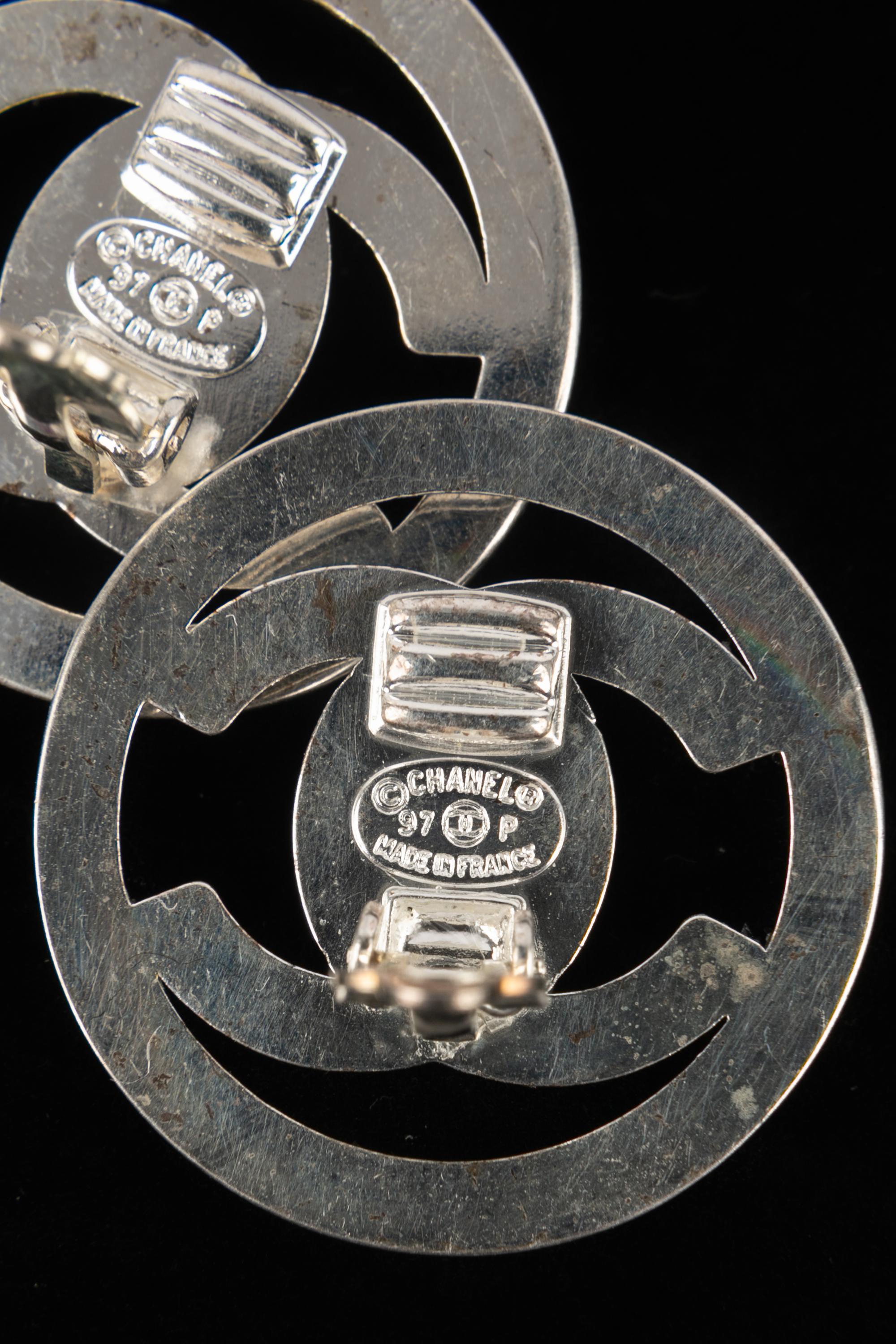 Chanel turnlock earrings For Sale 5