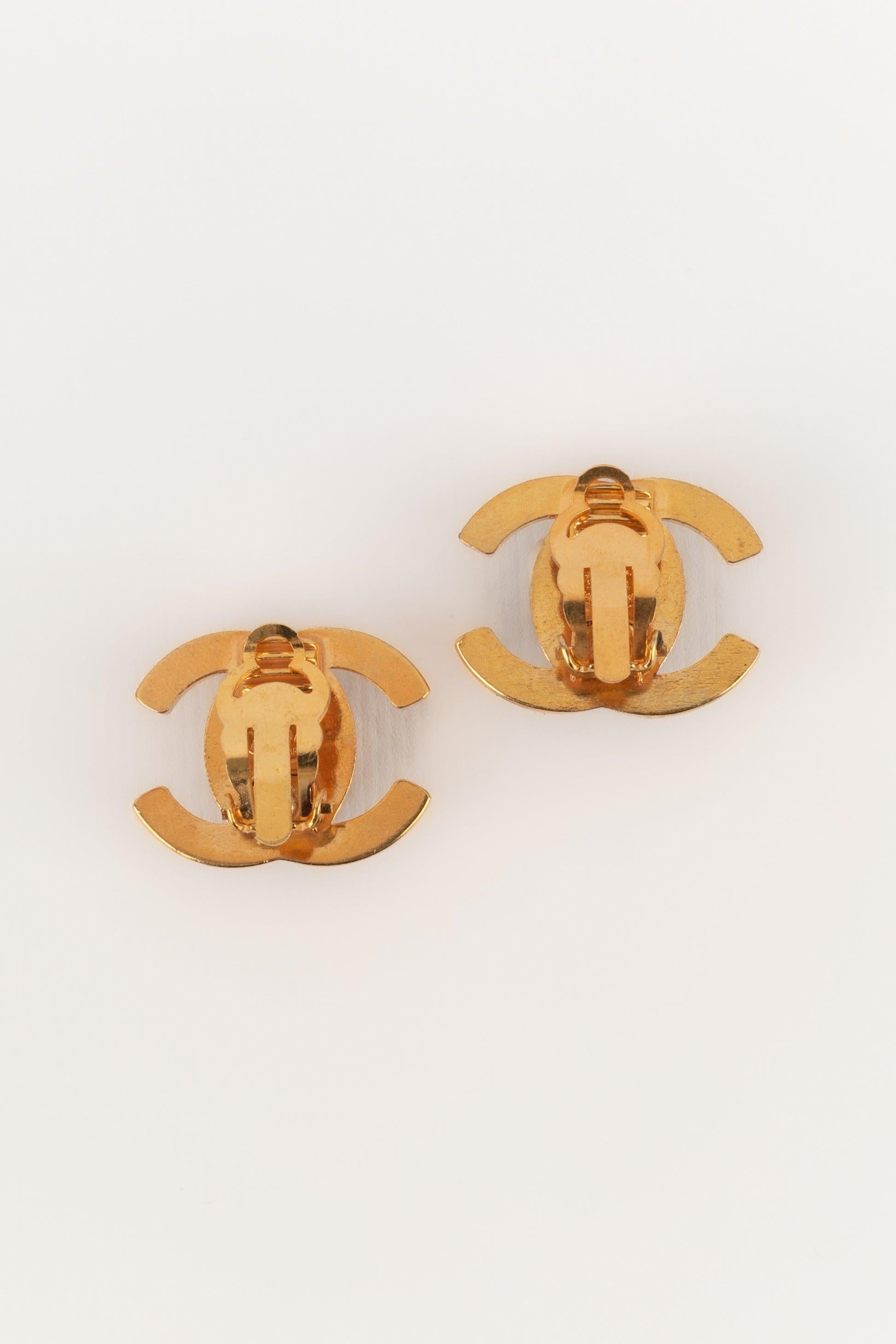 Chanel Turnlock Golden Metal Clip-on Earrings, 1996 1