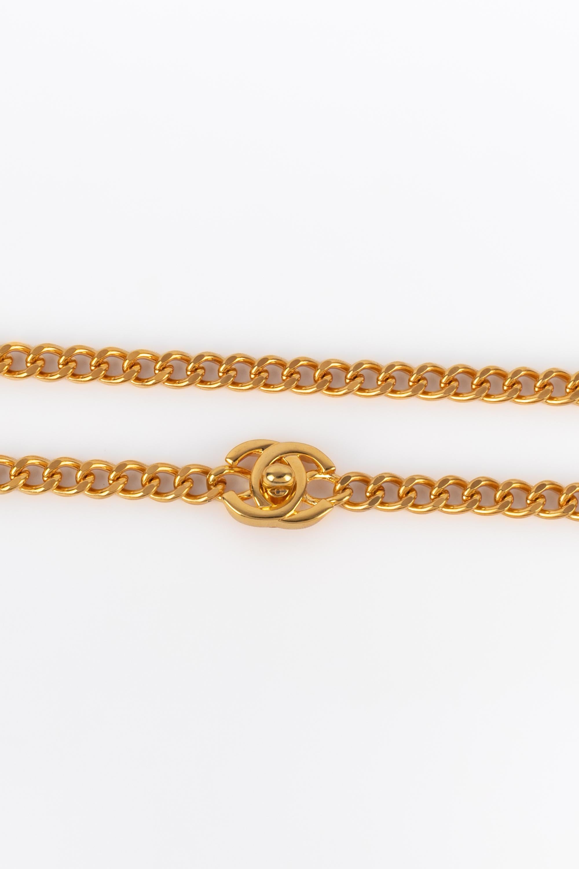 Chanel turnlock necklace 1996 In Excellent Condition In SAINT-OUEN-SUR-SEINE, FR