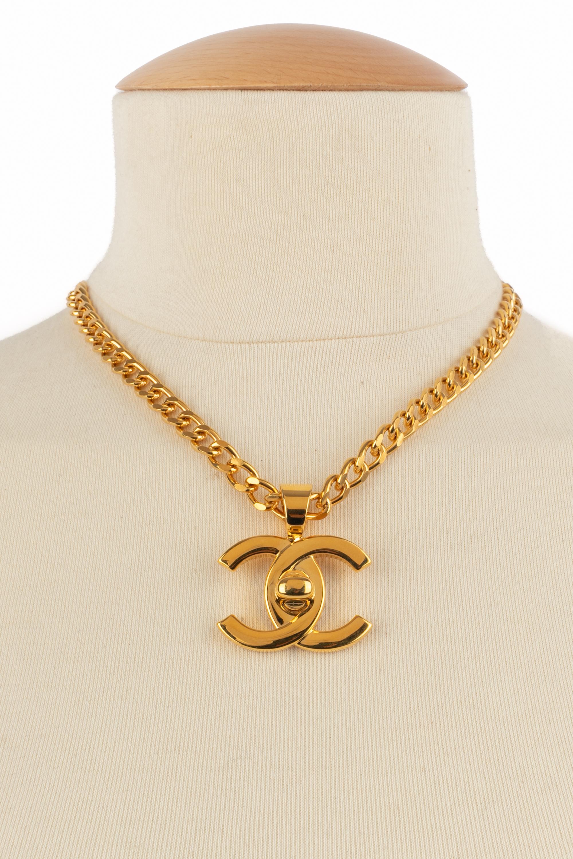 Chanel collana turnlock 1996 5