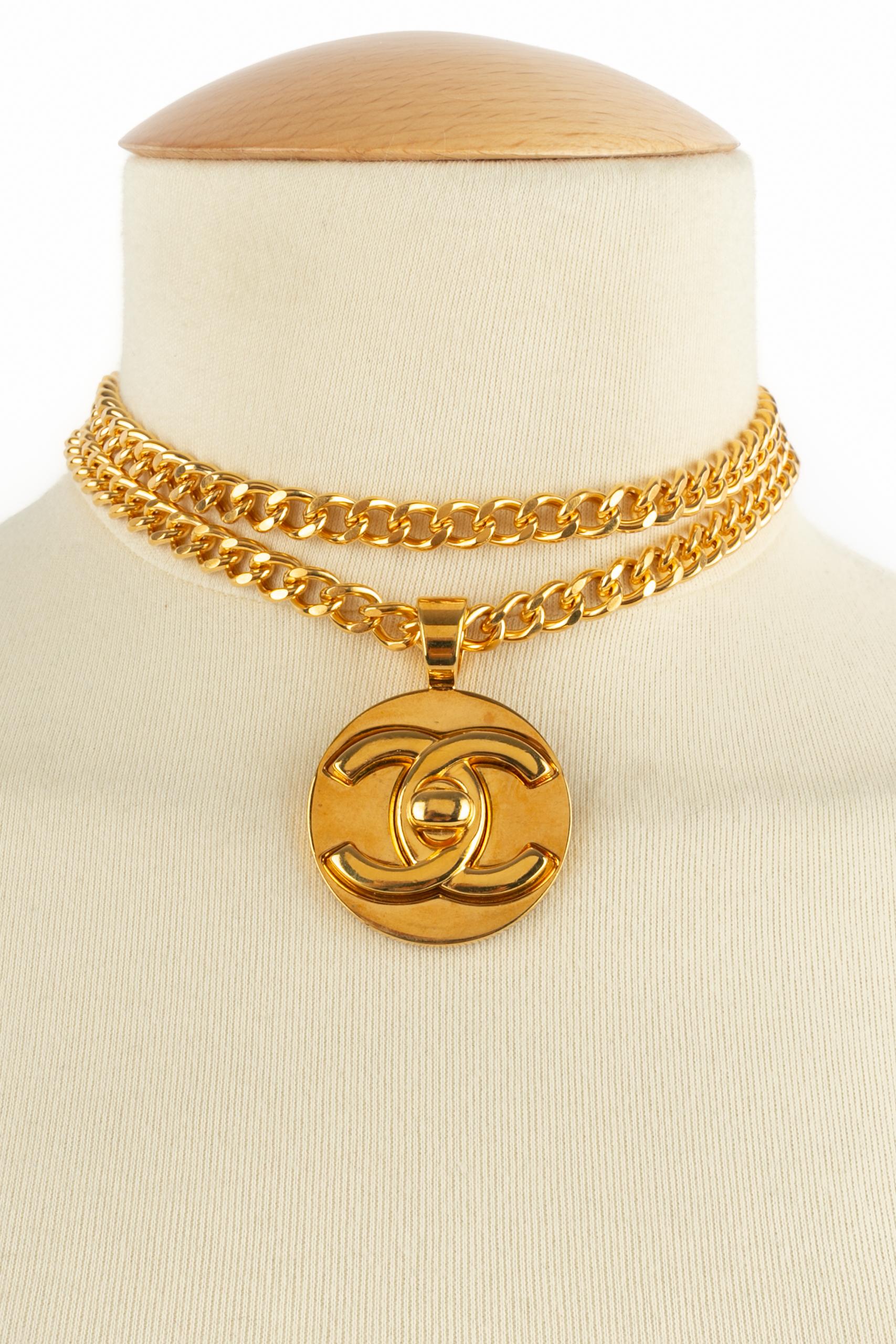 Collana Chanel con chiusura a girello in vendita 6