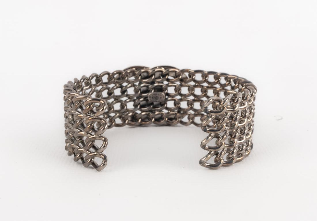 Chanel Turnlock Silvery Metal Bracelet, 1997 In Excellent Condition For Sale In SAINT-OUEN-SUR-SEINE, FR