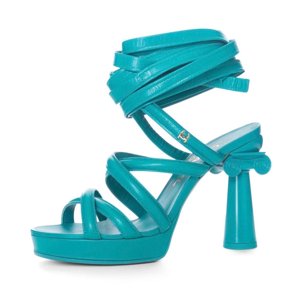 Chanel Turquoise Green Grecian Column Platform Wrap-Up Sandals Cruise 2018 In Good Condition For Sale In Los Angeles, CA