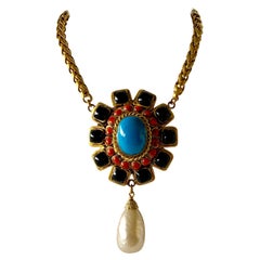 Vintage  Chanel Turquoise "pate de verre" Pearl Statement Necklace 