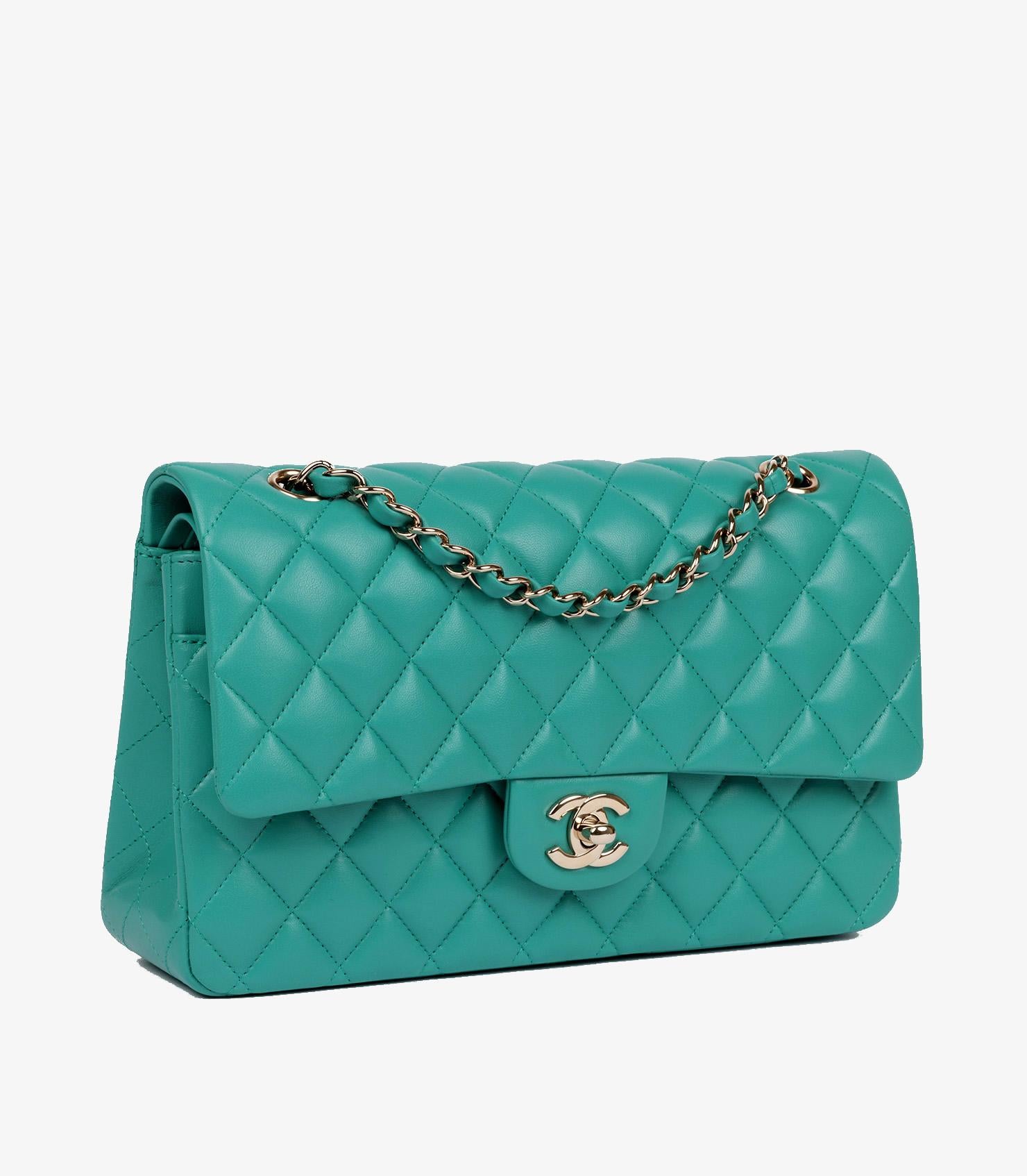 Chanel Turquoise Quilted Lambskin Medium Classic Double Flap Bag

Product Details
Xupes Ref: CB1401
Brand: Chanel
Model: Medium Classic Double Flap Bag
Type: Shoulder
Serial Number: 30269979
Age: 2021
RRP: £8,850
Accompanied By: Chanel Dust Bag,
