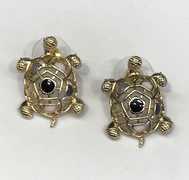 Chanel Turtle Brooch, 2019 Cruise Collection 3