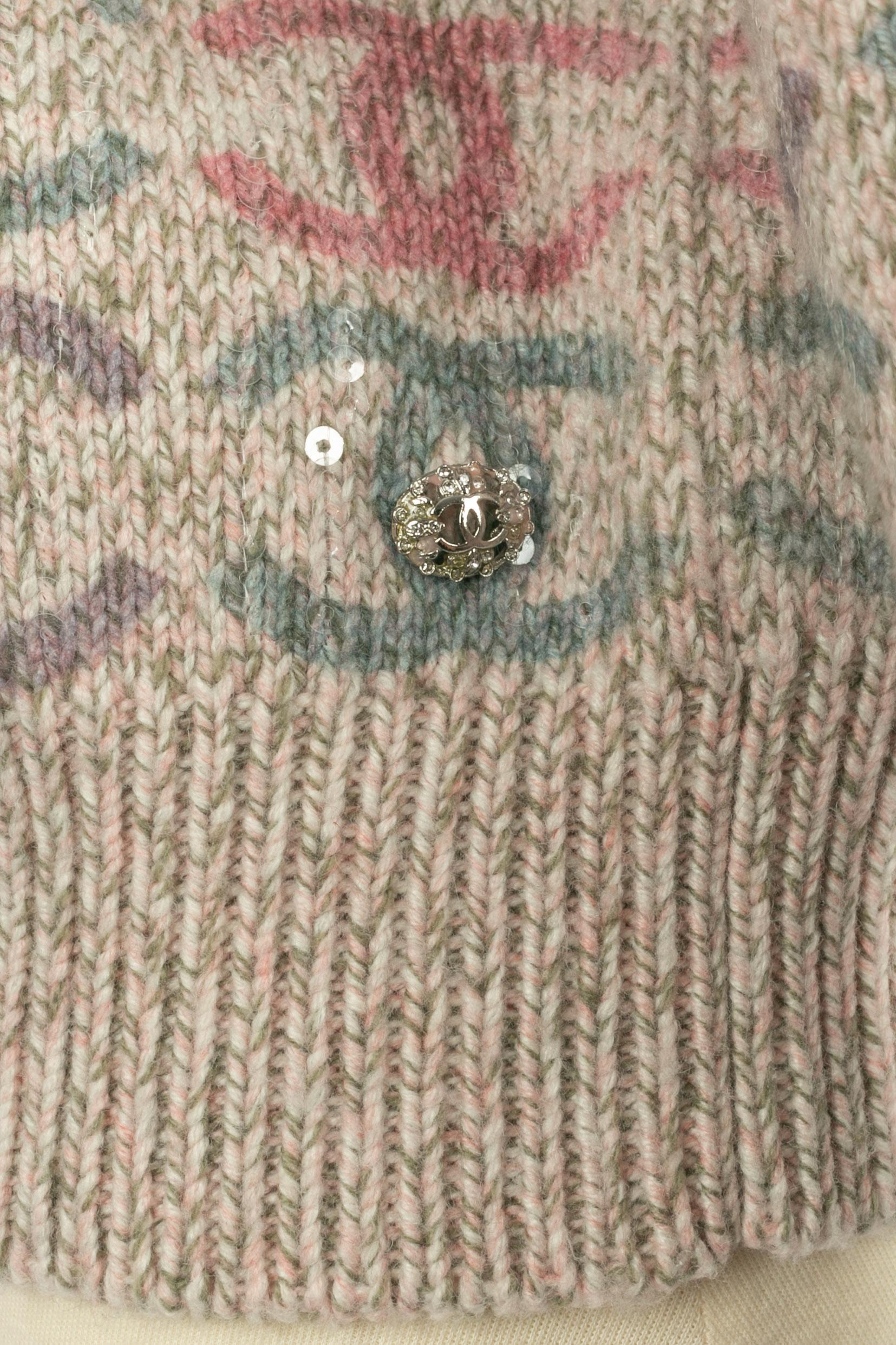 Chanel Pullover mit Rollkragen im Angebot 1