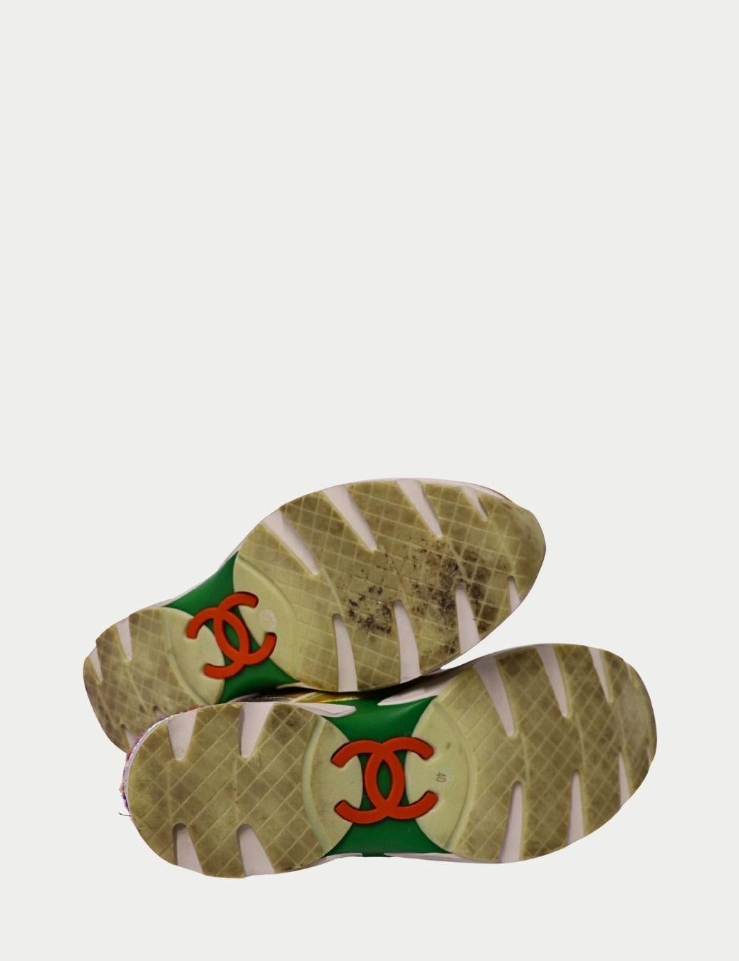 Women's Chanel Tweed 
Metallic Gold Sneakers - EU 40 For Sale