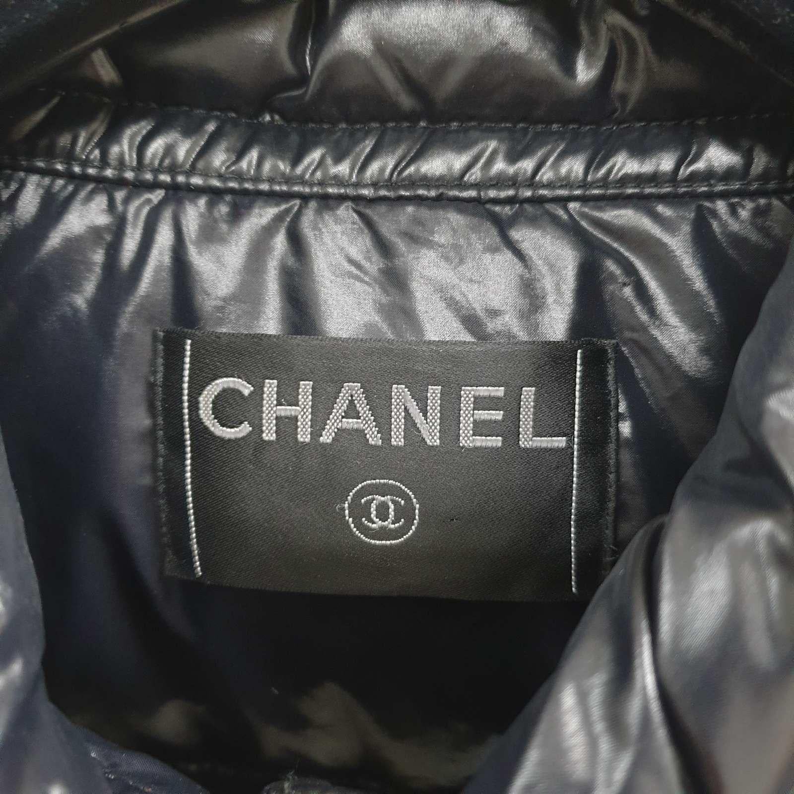 Chanel Tweed- und Polyamid-Daunen-Pufferjacke Damen