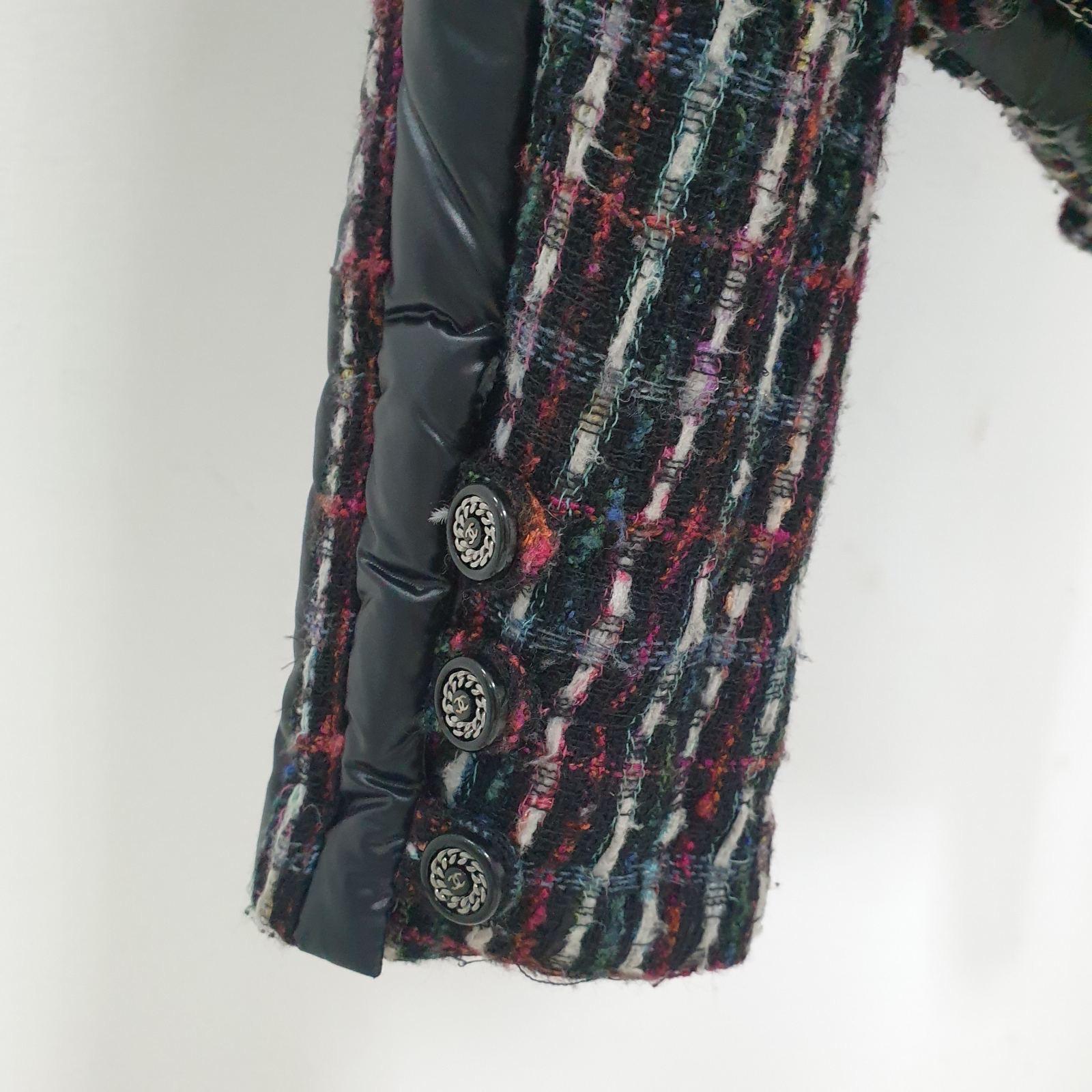Chanel Tweed- und Polyamid-Daunen-Pufferjacke 1