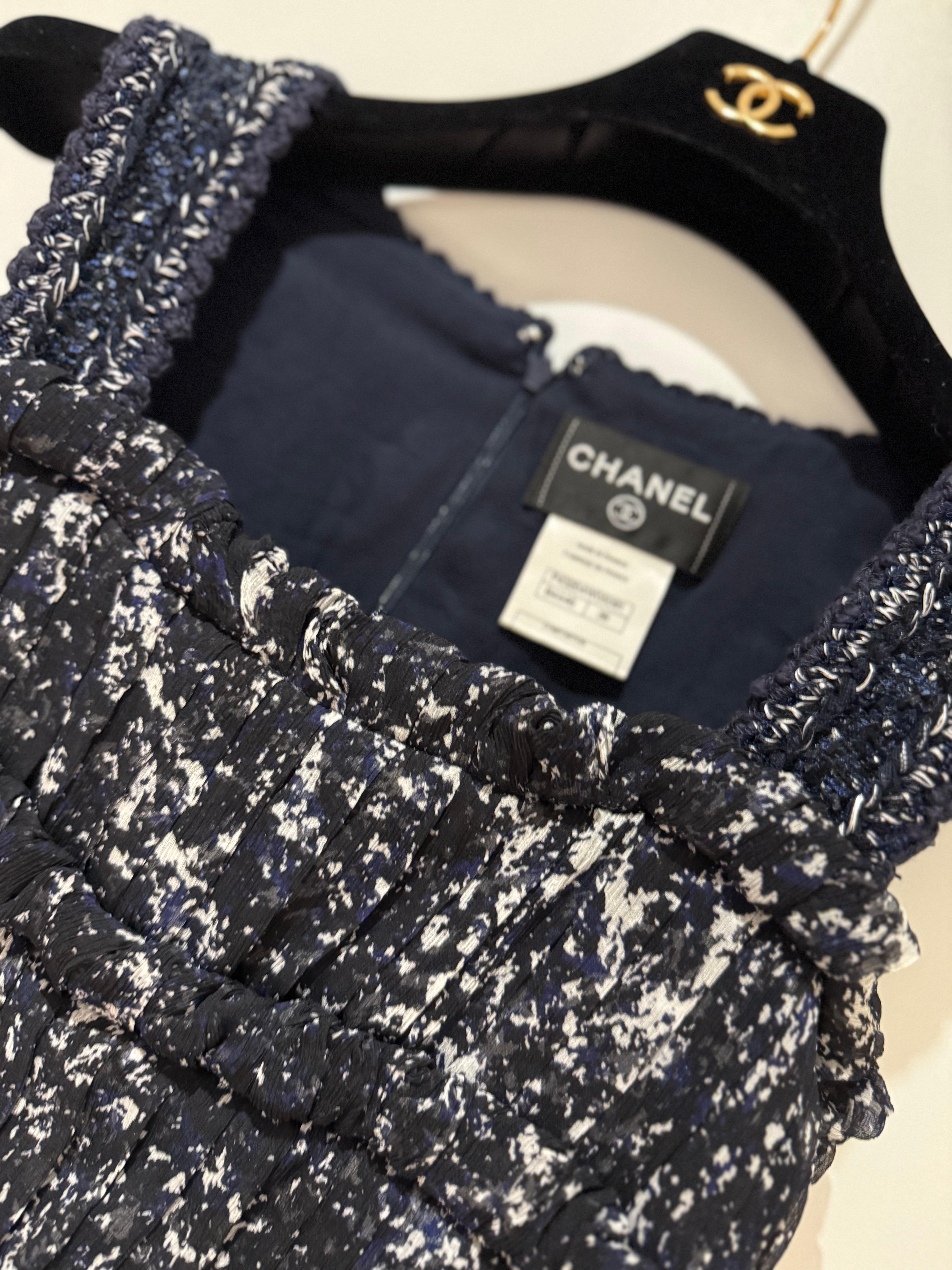 Chanel Tweed and silk Dress Navy Color In Excellent Condition For Sale In London, England