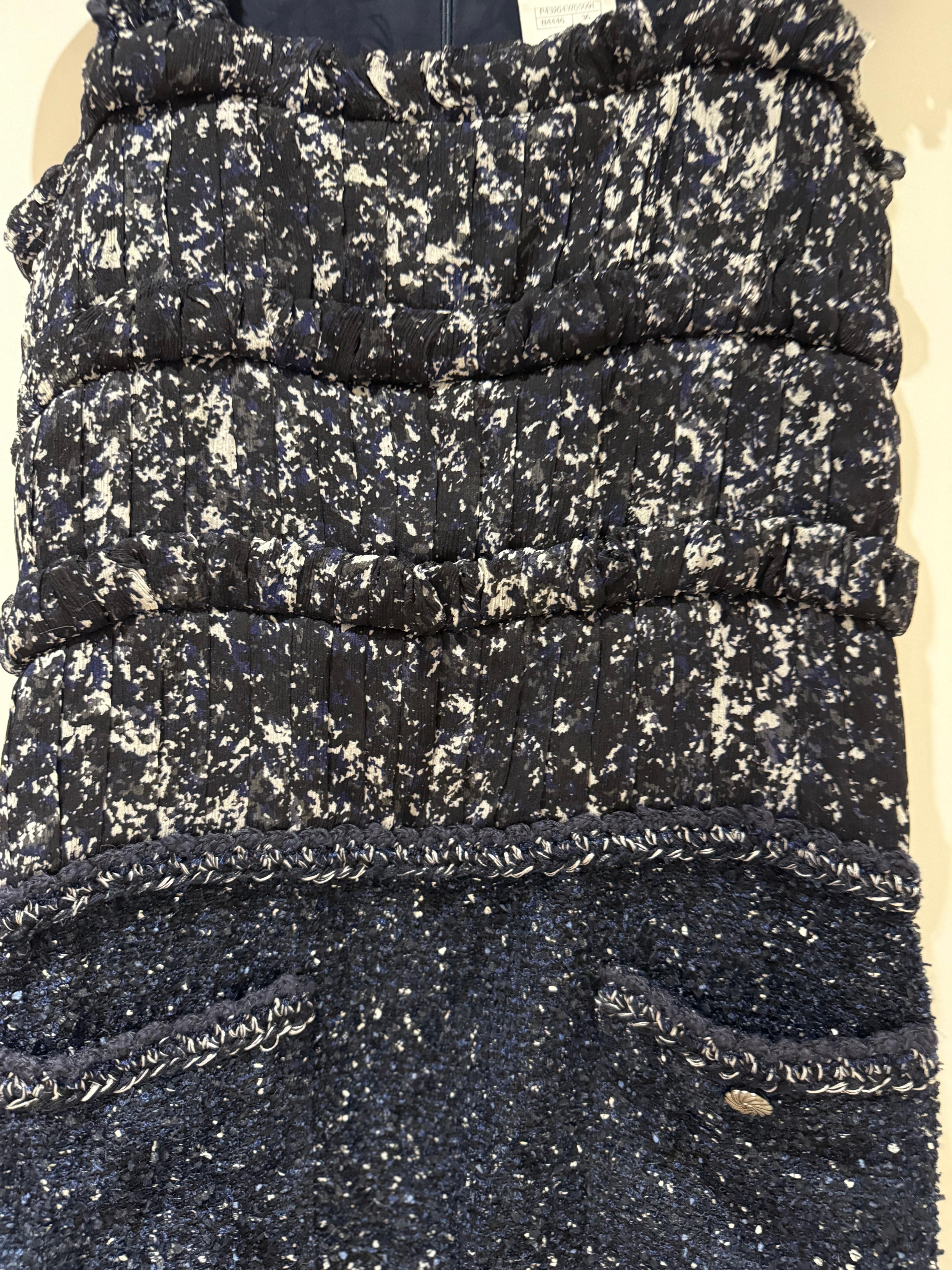 Chanel Tweed and silk Dress Navy Color For Sale 2