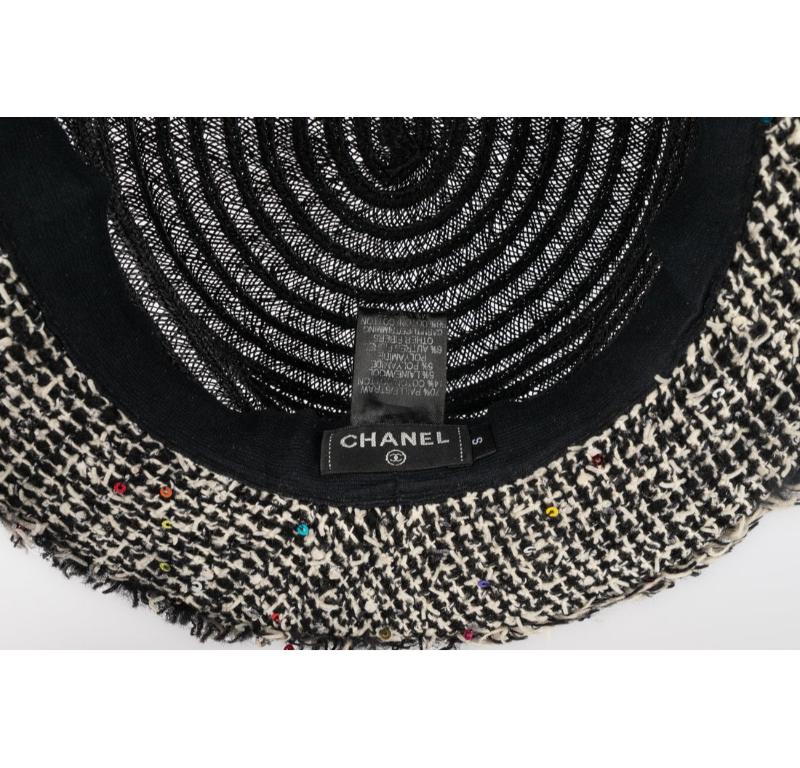 Chanel Tweed and Straw Hat In Good Condition In SAINT-OUEN-SUR-SEINE, FR