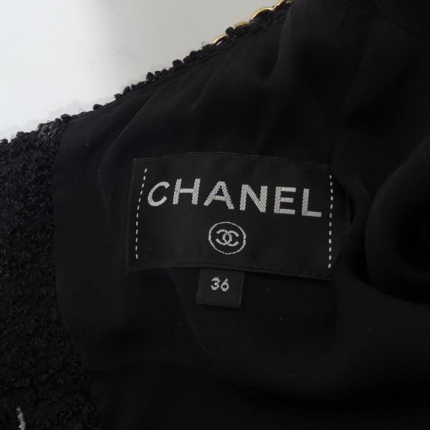 Chanel Tweed-Kleid mit Gürtel im Angebot 6
