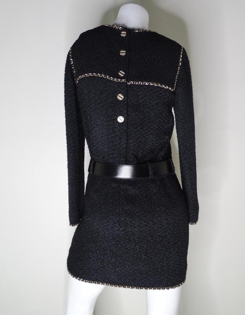 Chanel Tweed-Kleid mit Gürtel im Angebot 2