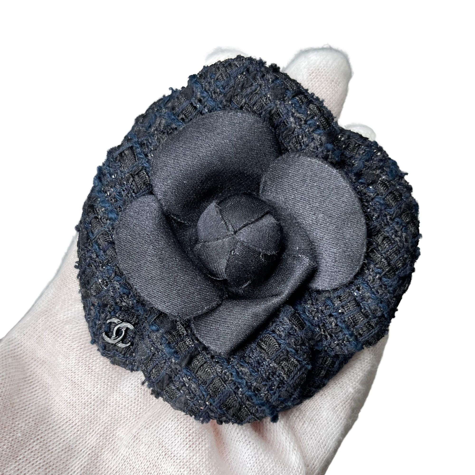 Chanel Tweed Black Camélia Brooch 1