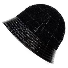Chanel Tweed-Eimerhut