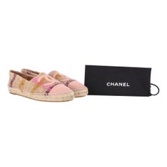 Espadrilles en tweed avec logo 'CC' de Chanel