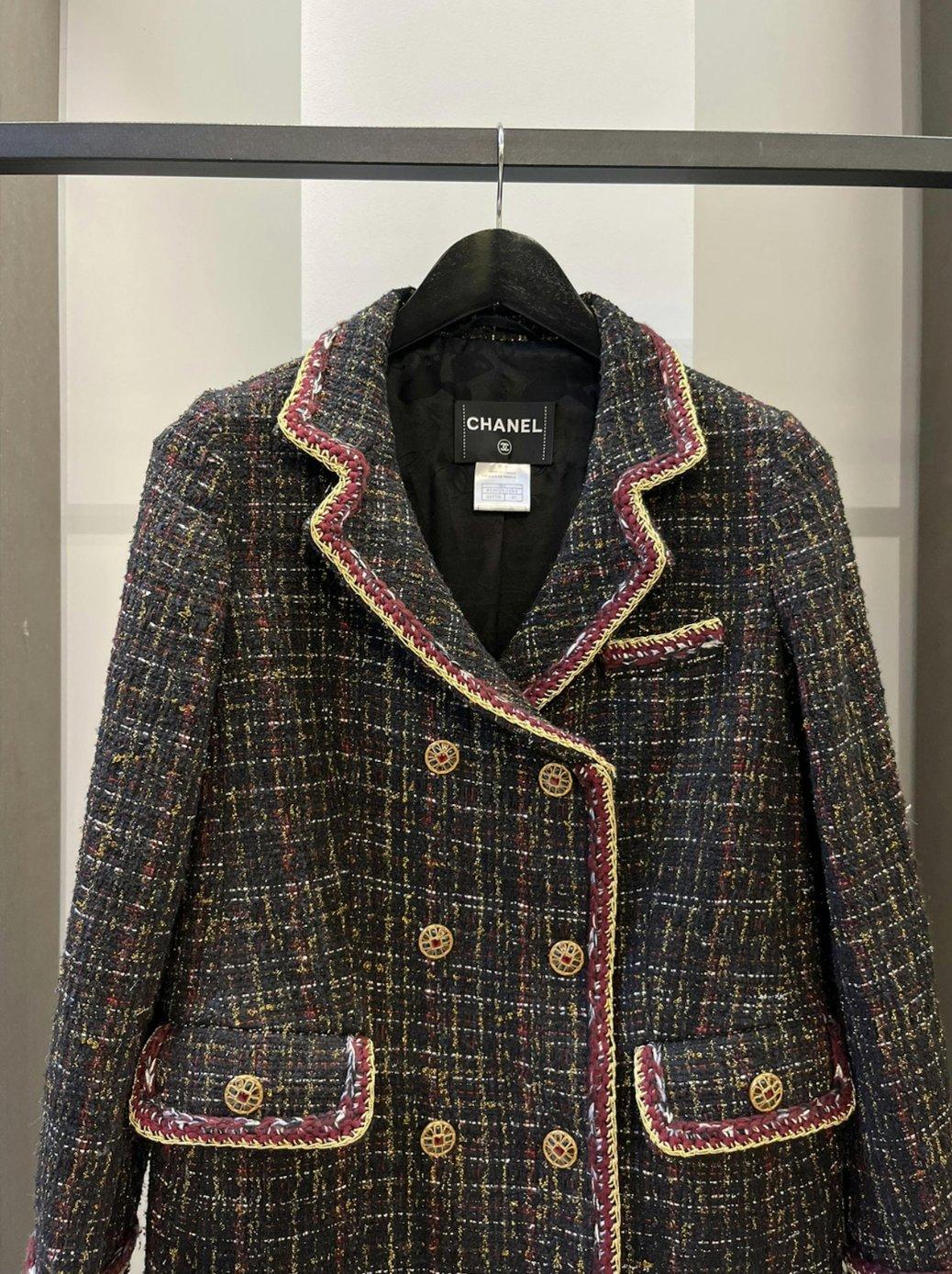 Chanel Tweed Coat In Good Condition For Sale In LISSE, NL