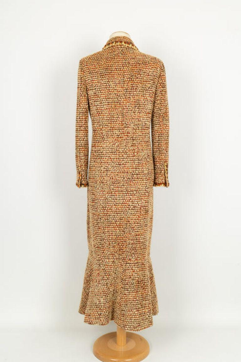Chanel Tweed Coat with Silk Lining Fall-Winter Collection, 2001 In Excellent Condition In SAINT-OUEN-SUR-SEINE, FR