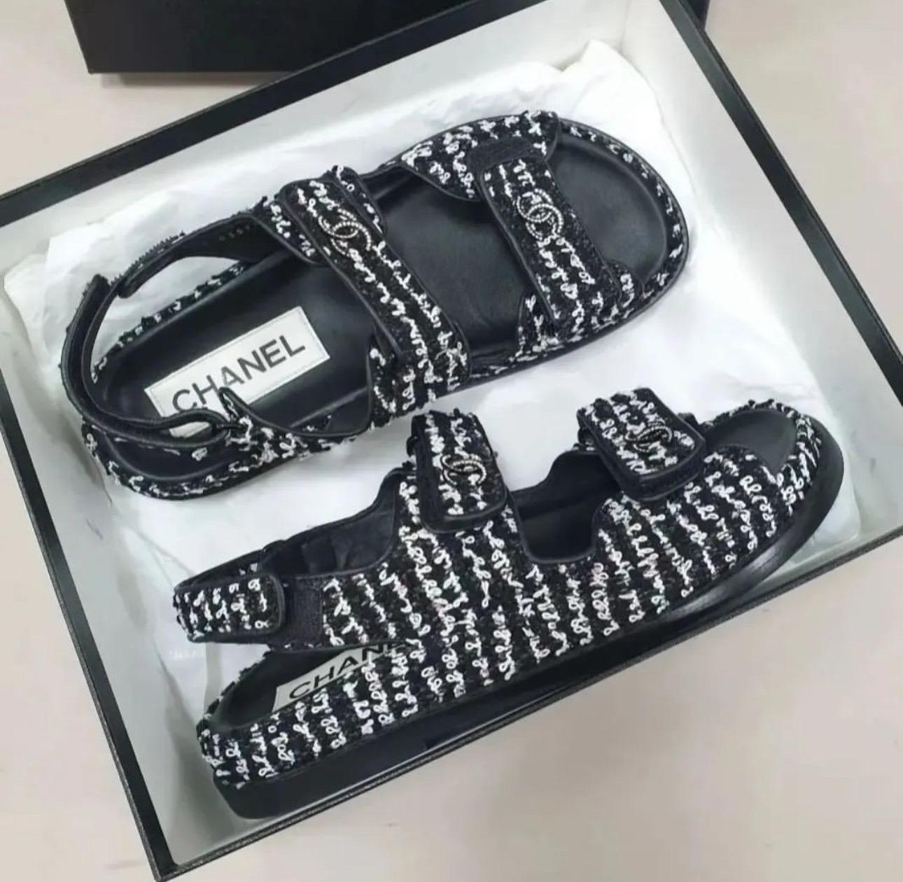 CHANEL Tweed DAD Sandals In Good Condition For Sale In Krakow, PL