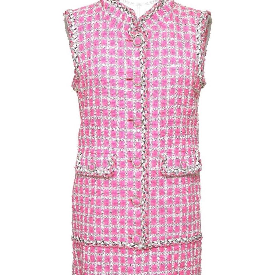 CHANEL Tweed Dress Pink White Black Grey Leather Sleeveless Lesage 40 In Excellent Condition In Hollywood, FL