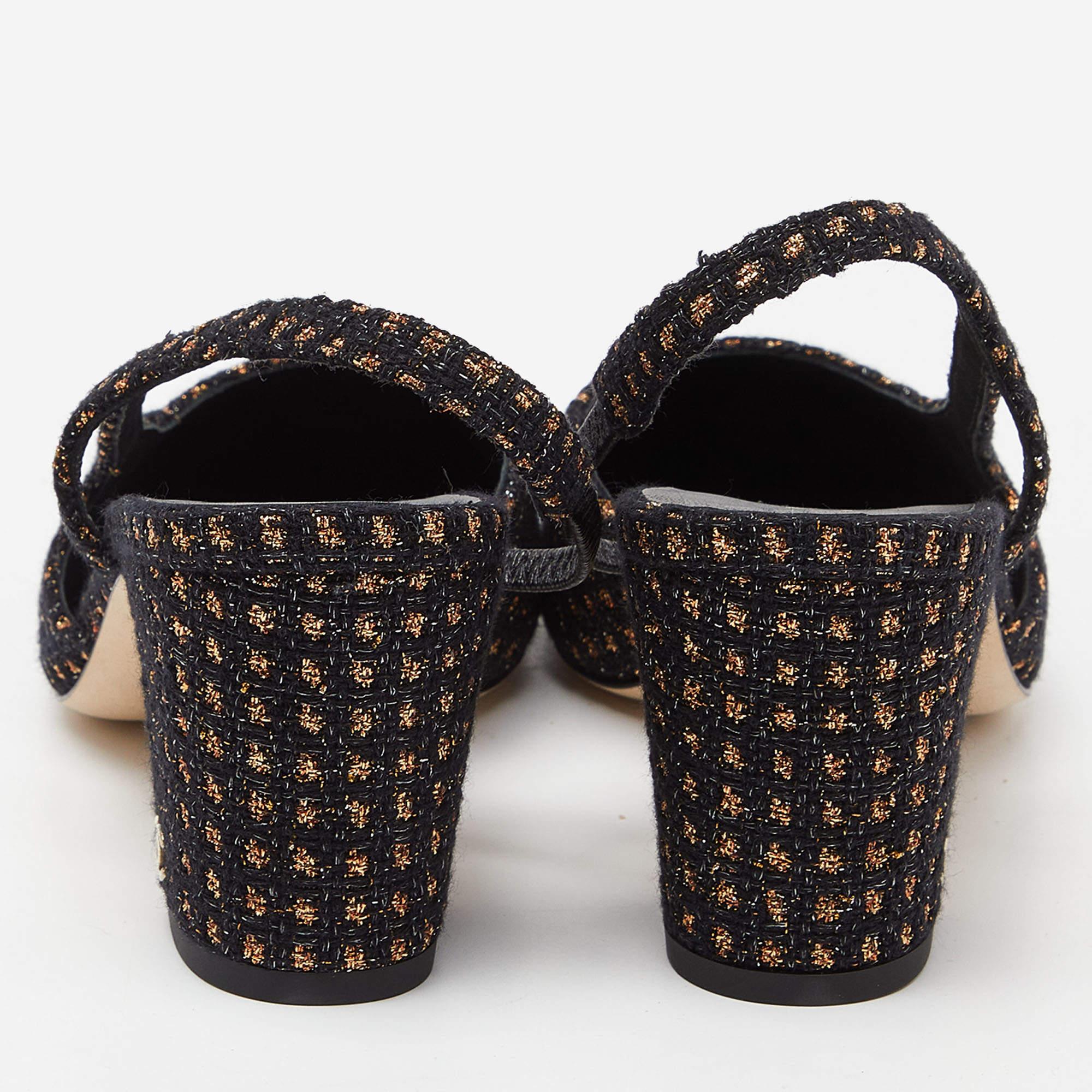 Chanel Tweed, Grosgrain and Canvas Cap Toe Slingback Sandals Size 37.5 In Excellent Condition In Dubai, Al Qouz 2