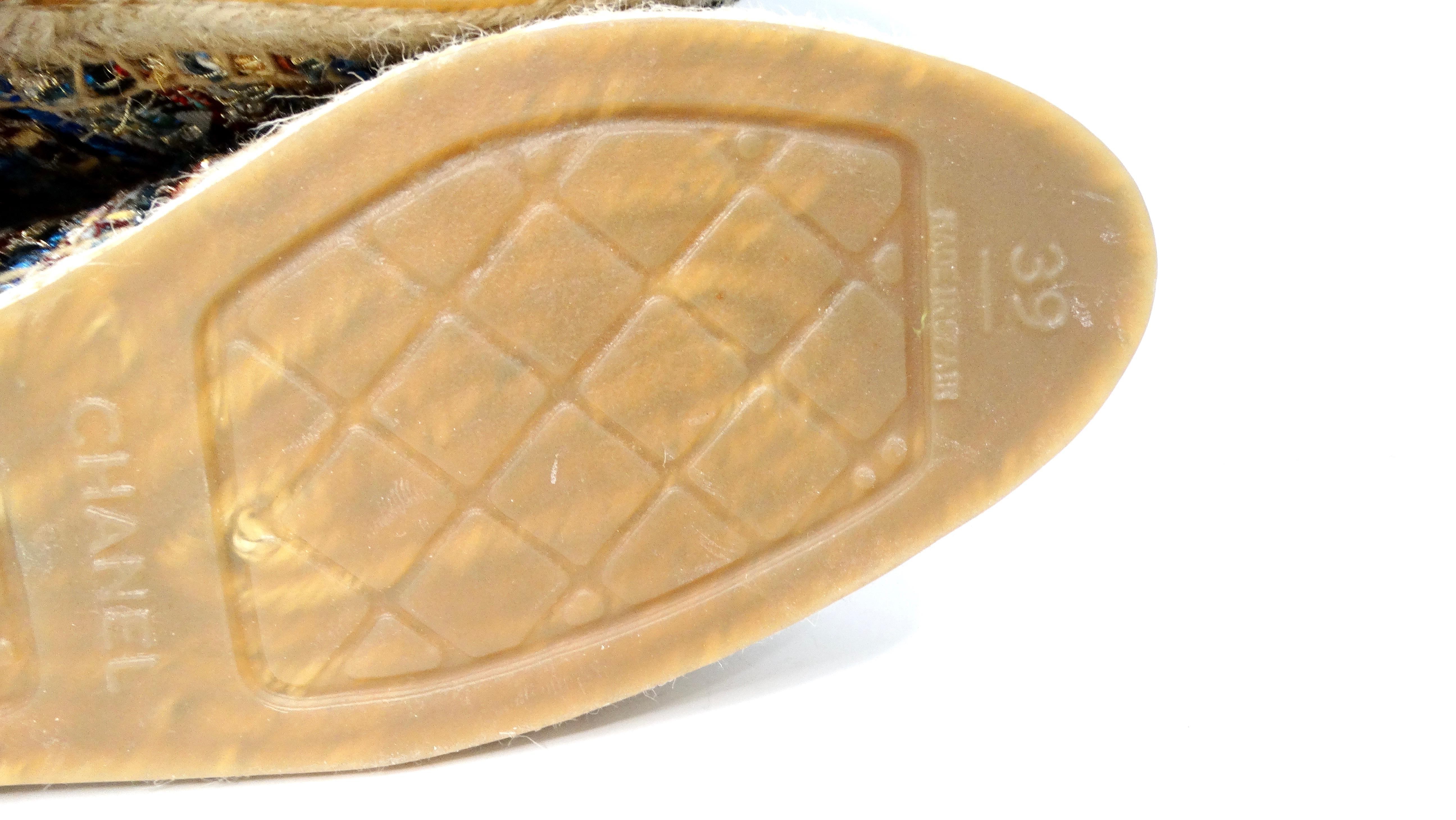 Espadrilles Chanel en tweed gros grain multicolore à emboîtement CC en vente 2
