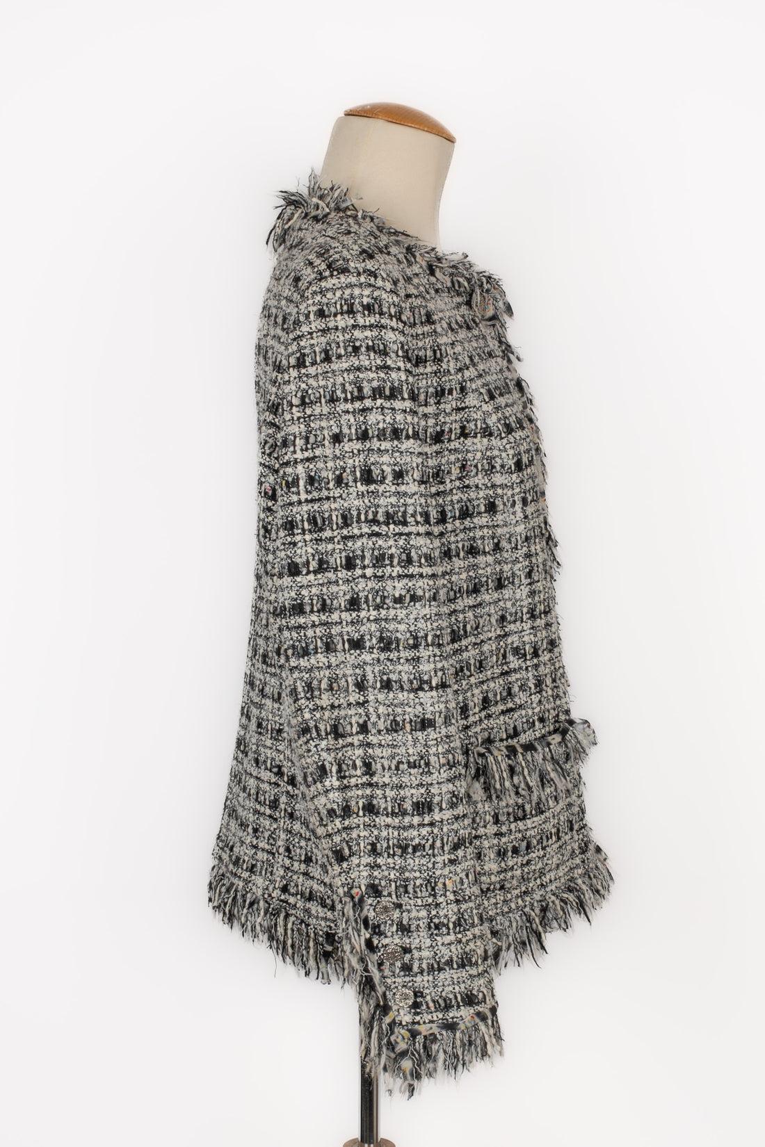 Chanel Tweed Jacket, 2004 In Excellent Condition In SAINT-OUEN-SUR-SEINE, FR