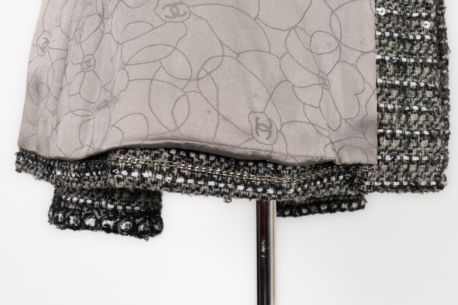 Chanel Tweed Jacket, 2006 For Sale 6