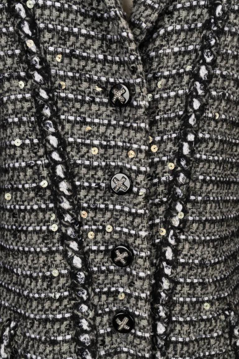 Chanel Tweed Jacket, 2006 For Sale 3