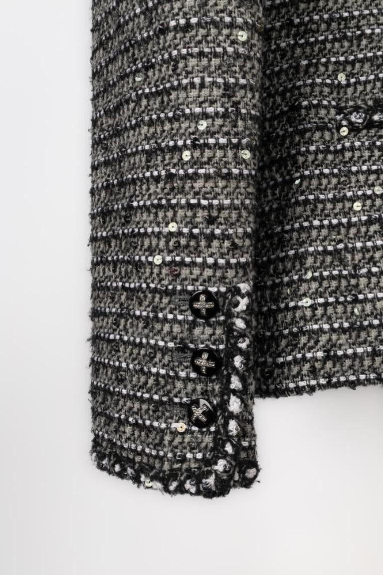 Chanel Tweed Jacket, 2006 For Sale 4