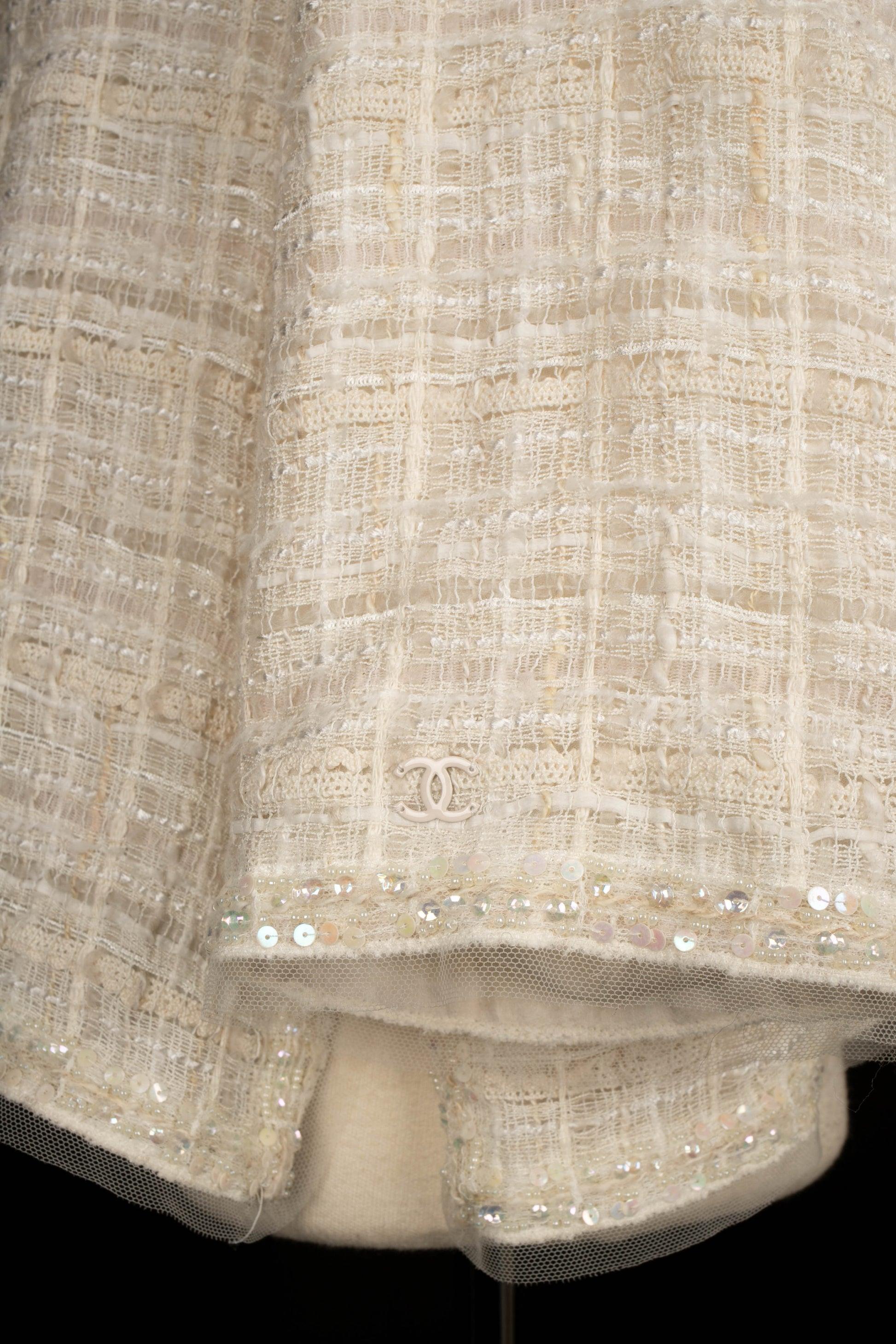 Chanel Tweed Jacket Emroidered with Sequins and Pearls For Sale 5