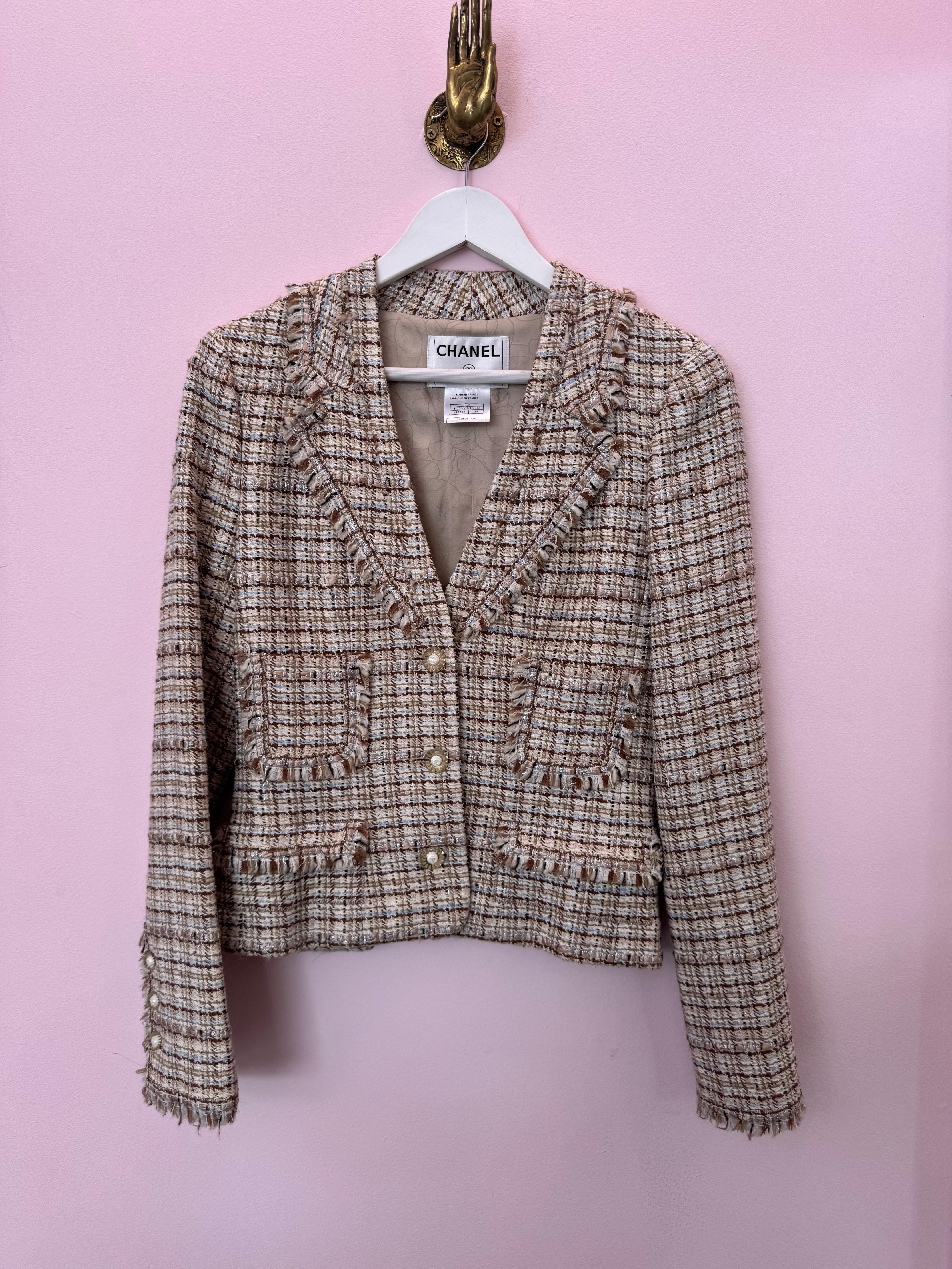 Beige Giacca in tweed Chanel in vendita