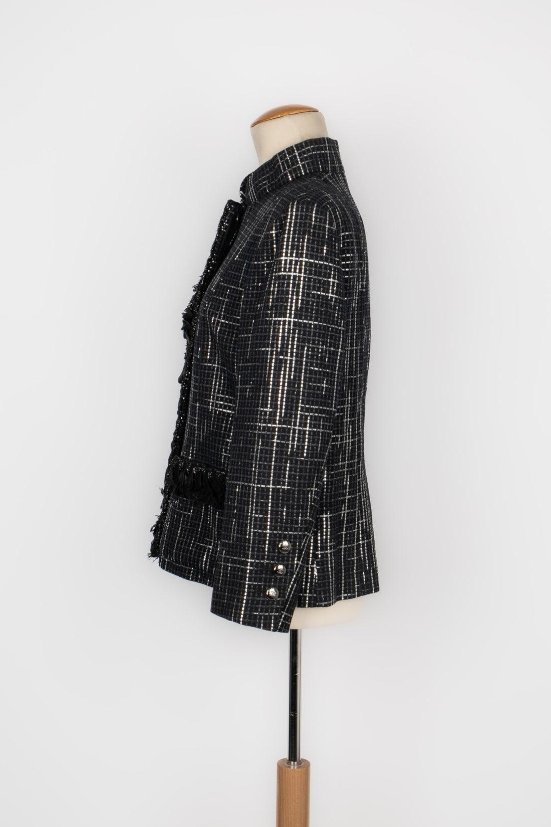 Chanel Tweed Jacket In Excellent Condition For Sale In SAINT-OUEN-SUR-SEINE, FR