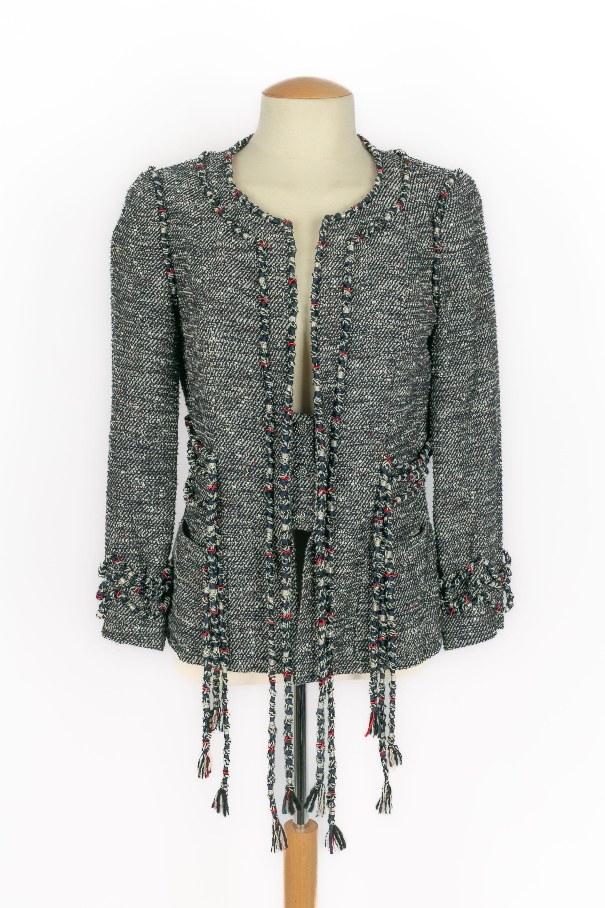 Chanel tweed jacket en vente
