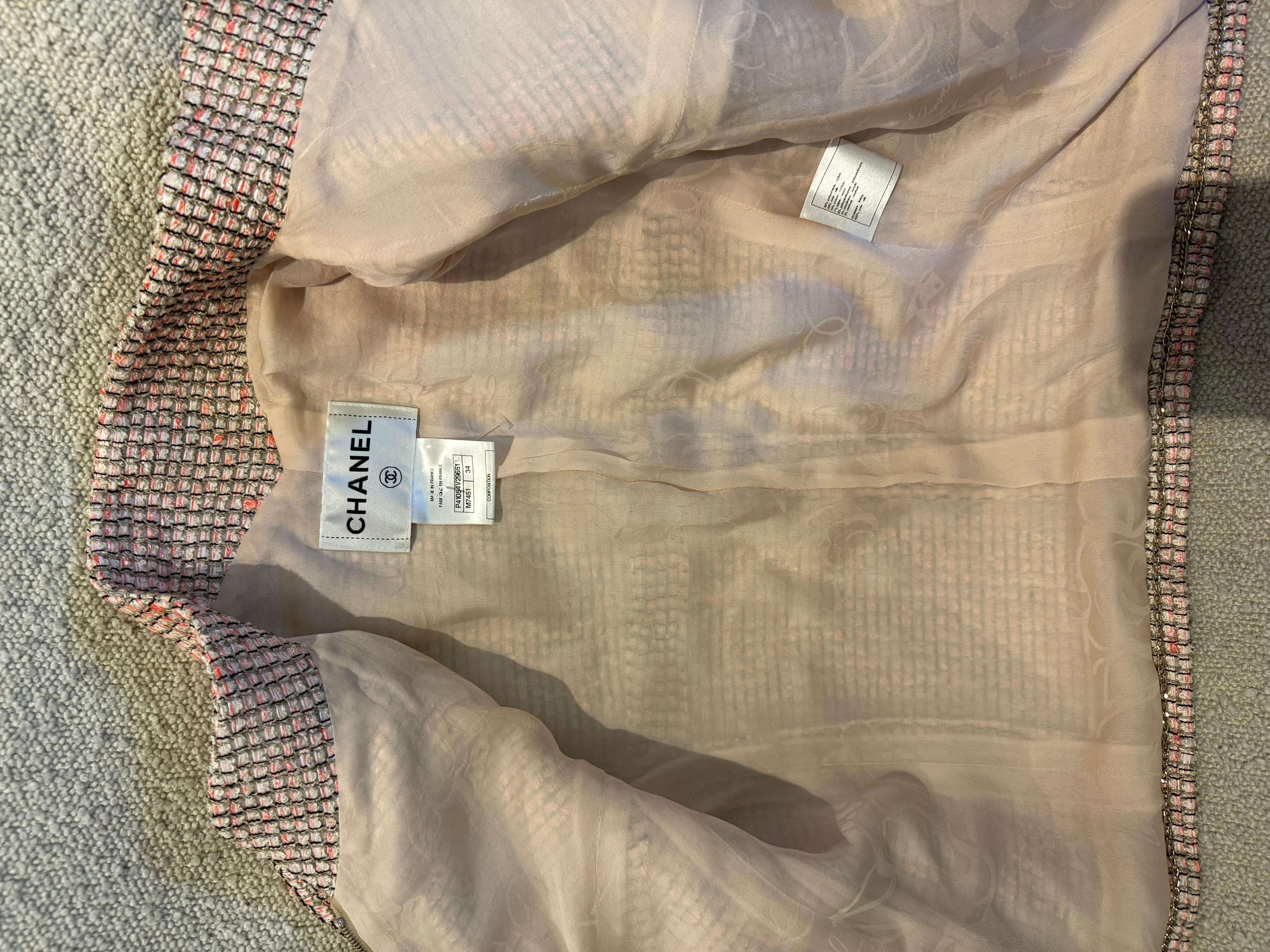 Chanel tweed jacket multicolour size 34 In Excellent Condition For Sale In London, England