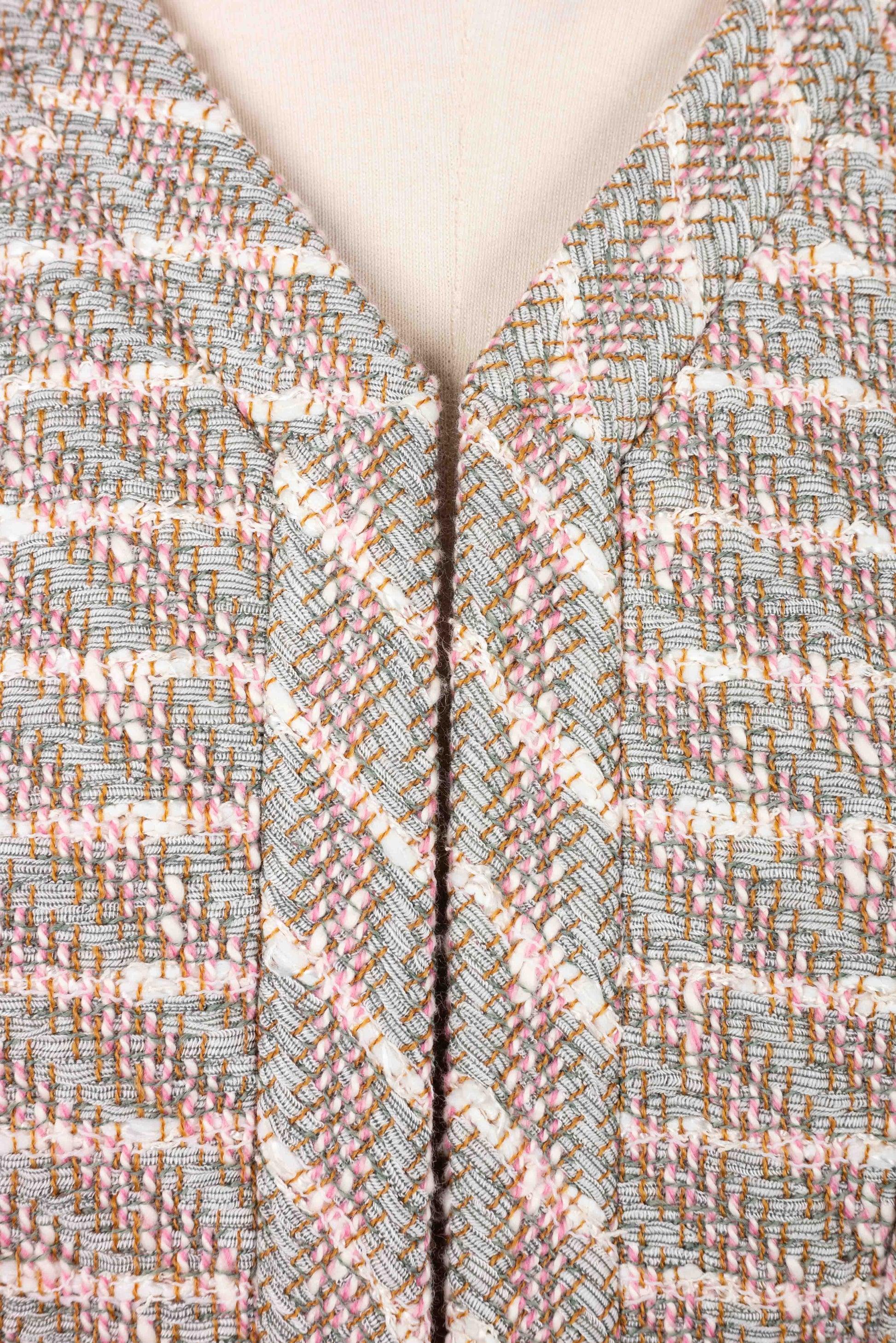 Chanel Tweed-Jacke mit Seidenfutter, 2003 im Angebot 2