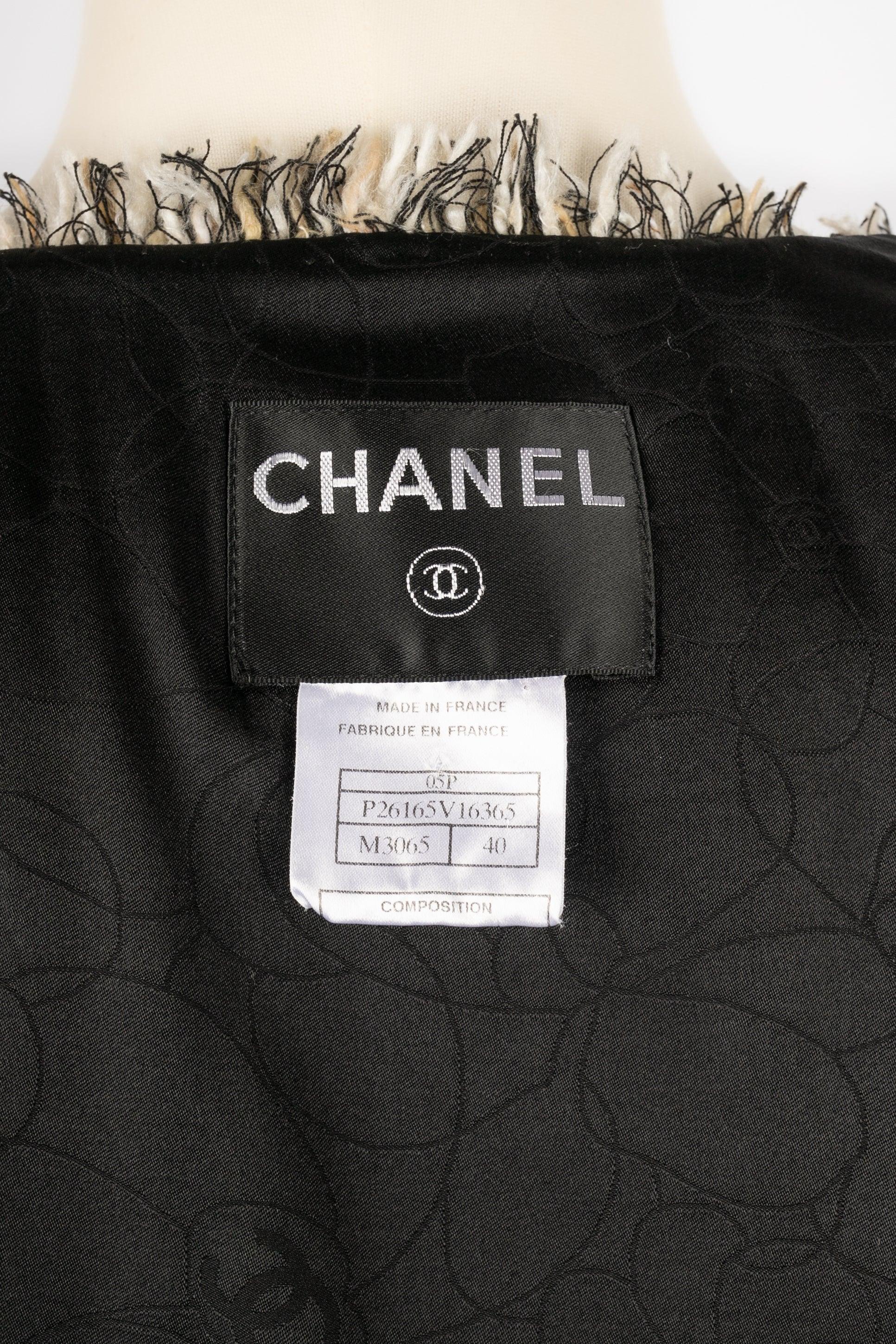 Giacca Chanel in tweed con fodera in seta, 2005 in vendita 3