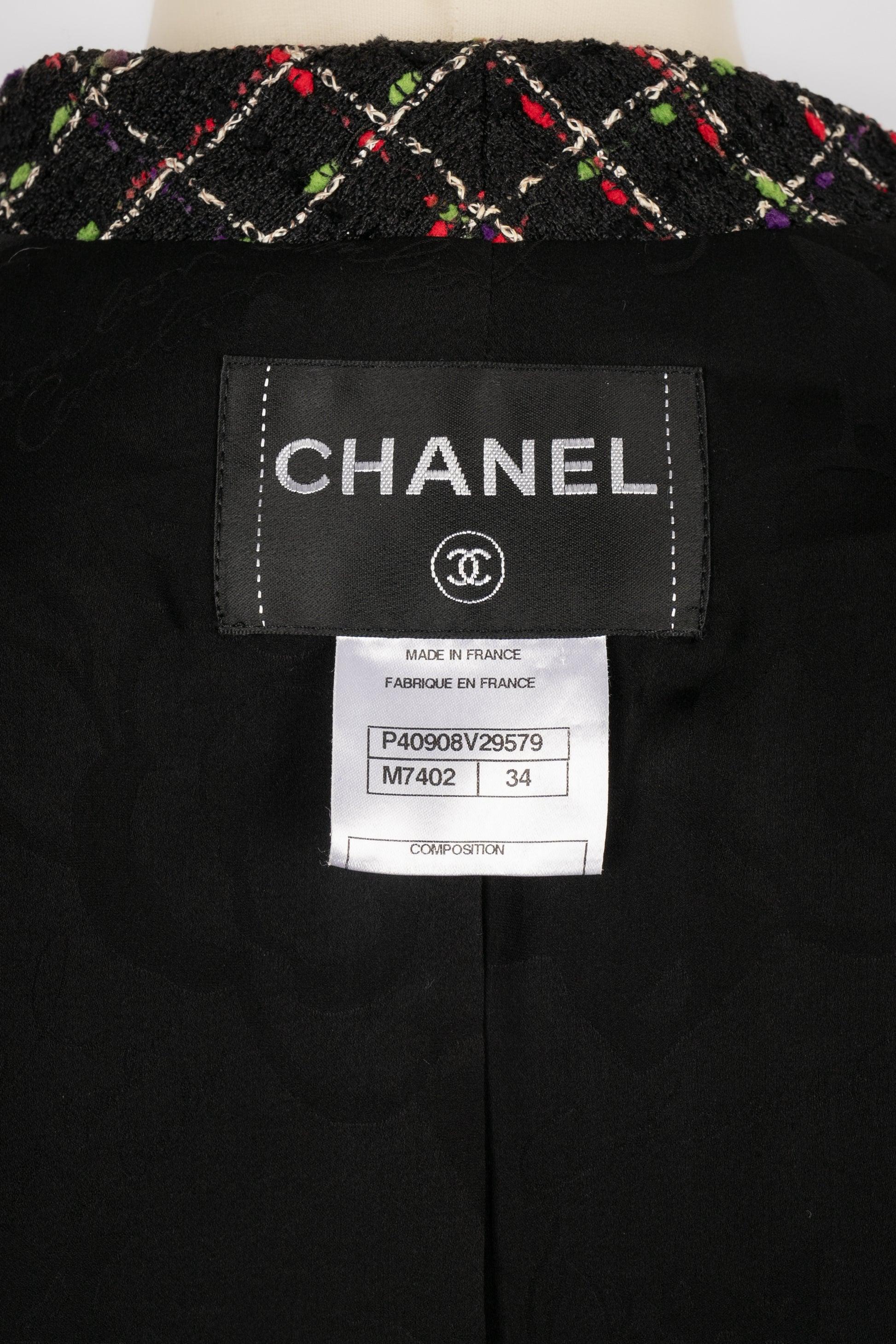 Chanel Tweed Jacket with Silk Lining For Sale 4