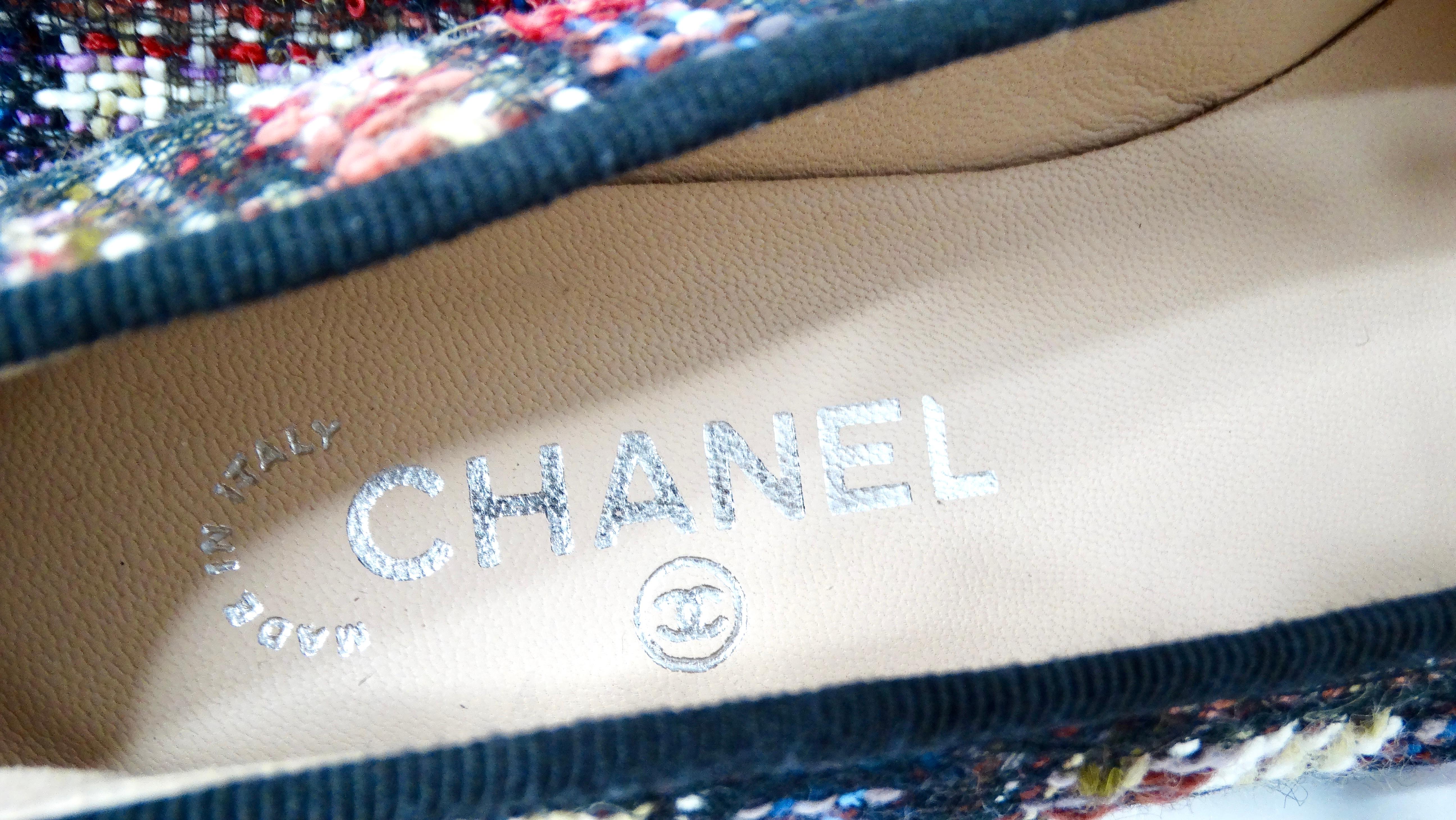 Chanel Bailarinas con puntera de punta de CC entrelazada de lagarto de tweed en venta 2