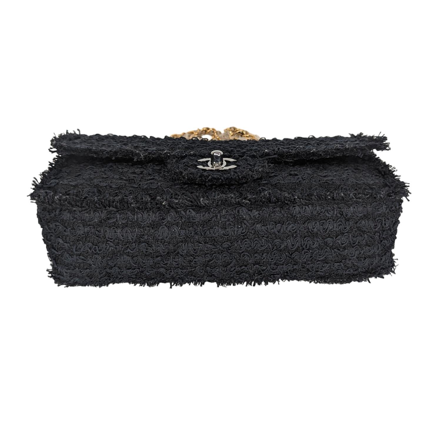 Women's Chanel Tweed Matelasse Medium Single Flap Bag