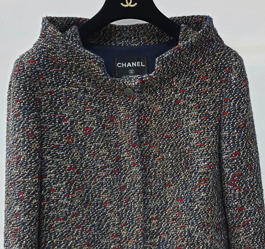 Chanel Tweed Multicolor Wool-Blend Boat Neck Button Front Blazer Jacket 

Gently worn. Great condition. No flaws. No visible signs of wear.

 60% wool, 26% nylon, 7% mohair, 7% alpaca 

Length-61 cm 
Sleeve length-63 cm 
Shoulders- 41 cm 
Armpit to